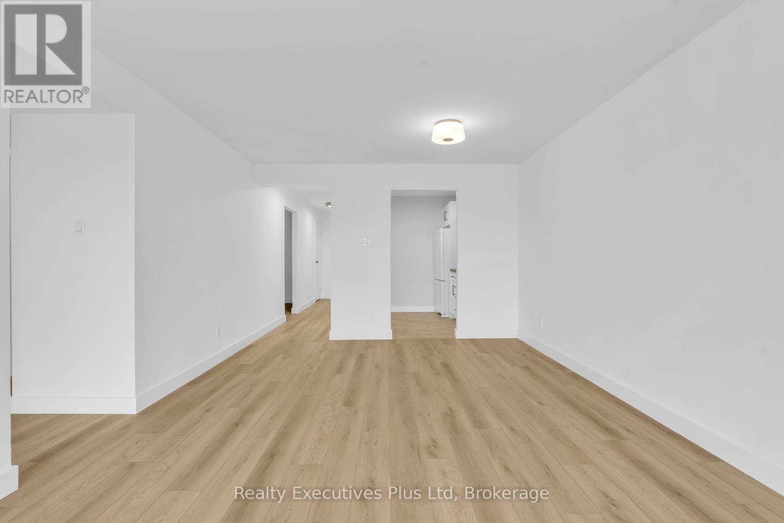 902 - 358 Waterloo Avenue, Guelph, Ontario  N1H 7Y3 - Photo 14 - X12386337