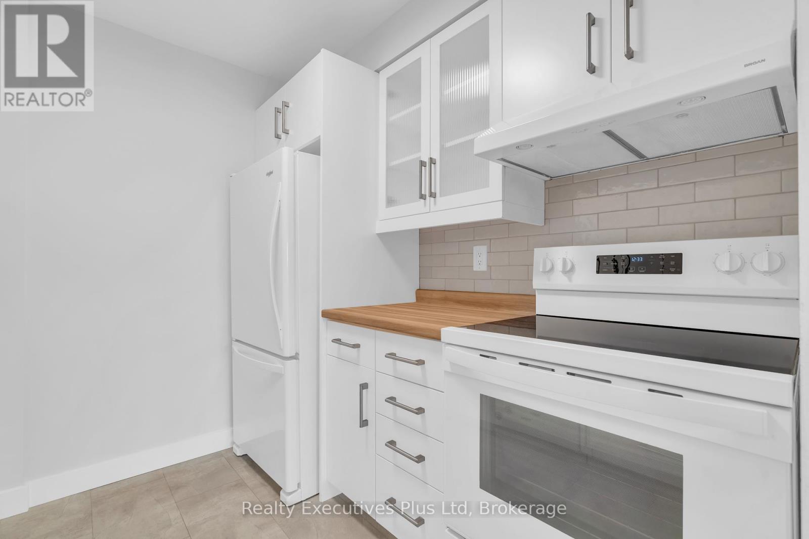 902 - 358 Waterloo Avenue, Guelph, Ontario  N1H 7Y3 - Photo 18 - X12386337