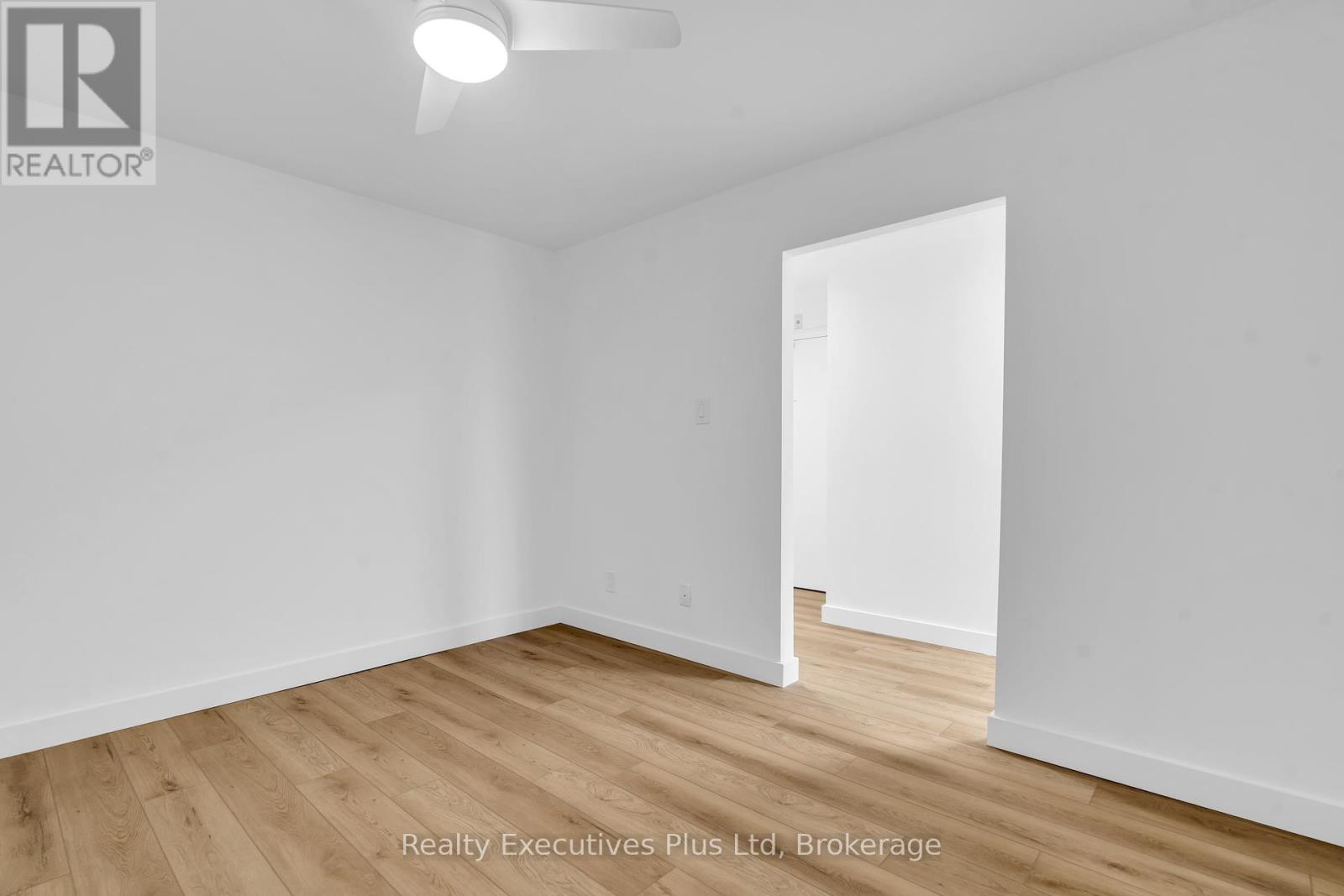 902 - 358 Waterloo Avenue, Guelph, Ontario  N1H 7Y3 - Photo 8 - X12386337