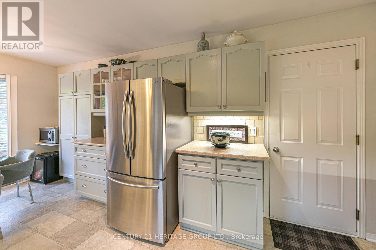 43 Pineridge Gate, Gravenhurst, Ontario  P1P 1Y4 - Photo 17 - X12384251