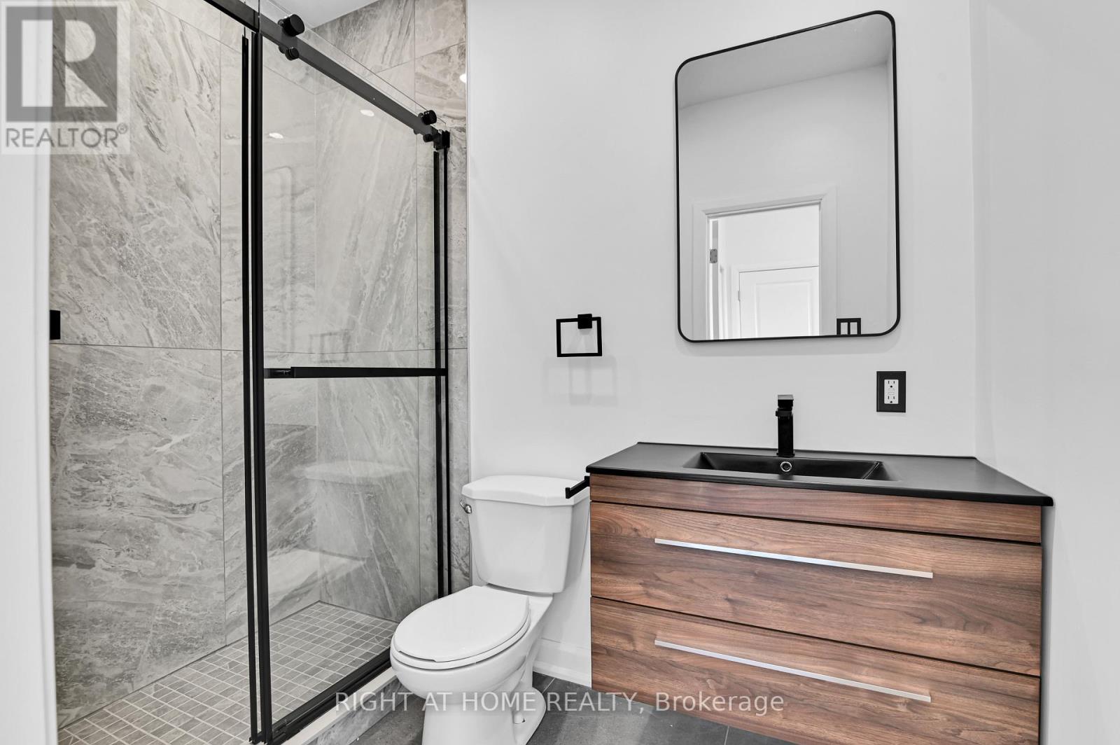 103 Fieldrow Street, Ottawa, Ontario  K2G 2Y8 - Photo 28 - X12386355
