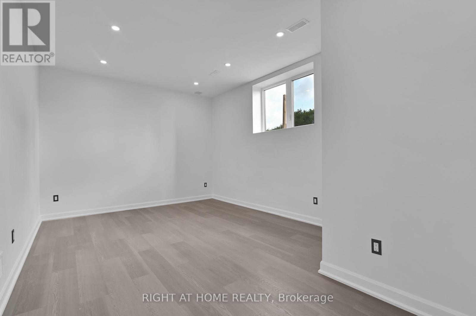 103 Fieldrow Street, Ottawa, Ontario  K2G 2Y8 - Photo 36 - X12386355