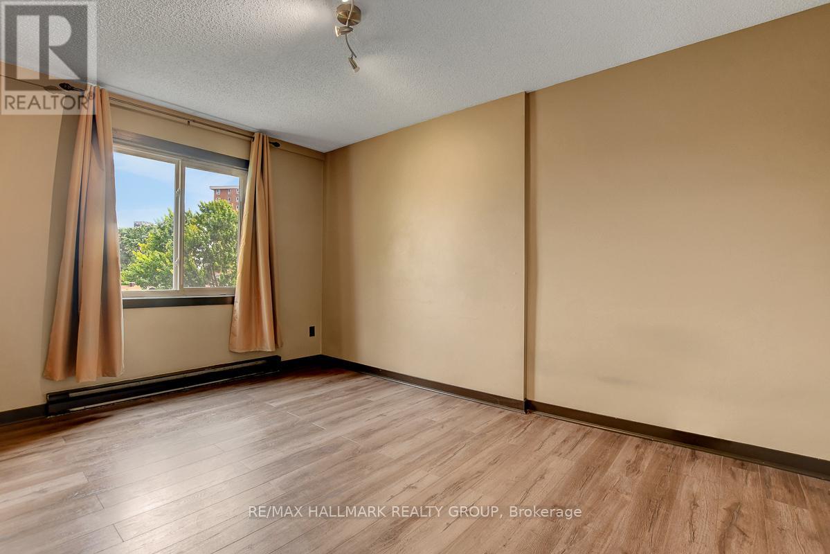 401c - 2041 Arrowsmith Drive, Ottawa, Ontario  K1J 7V7 - Photo 14 - X12386366
