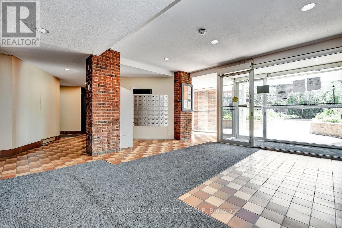 401c - 2041 Arrowsmith Drive, Ottawa, Ontario  K1J 7V7 - Photo 3 - X12386366