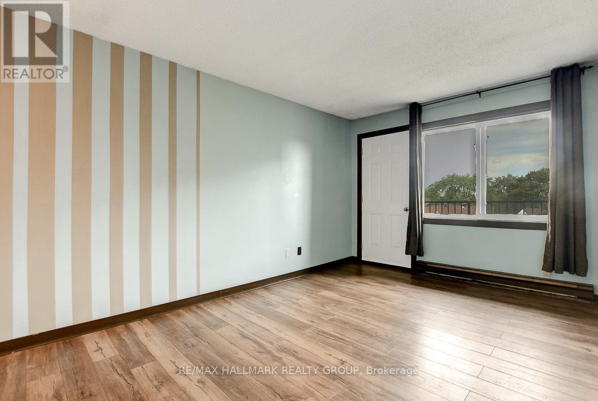 401c - 2041 Arrowsmith Drive, Ottawa, Ontario  K1J 7V7 - Photo 4 - X12386366