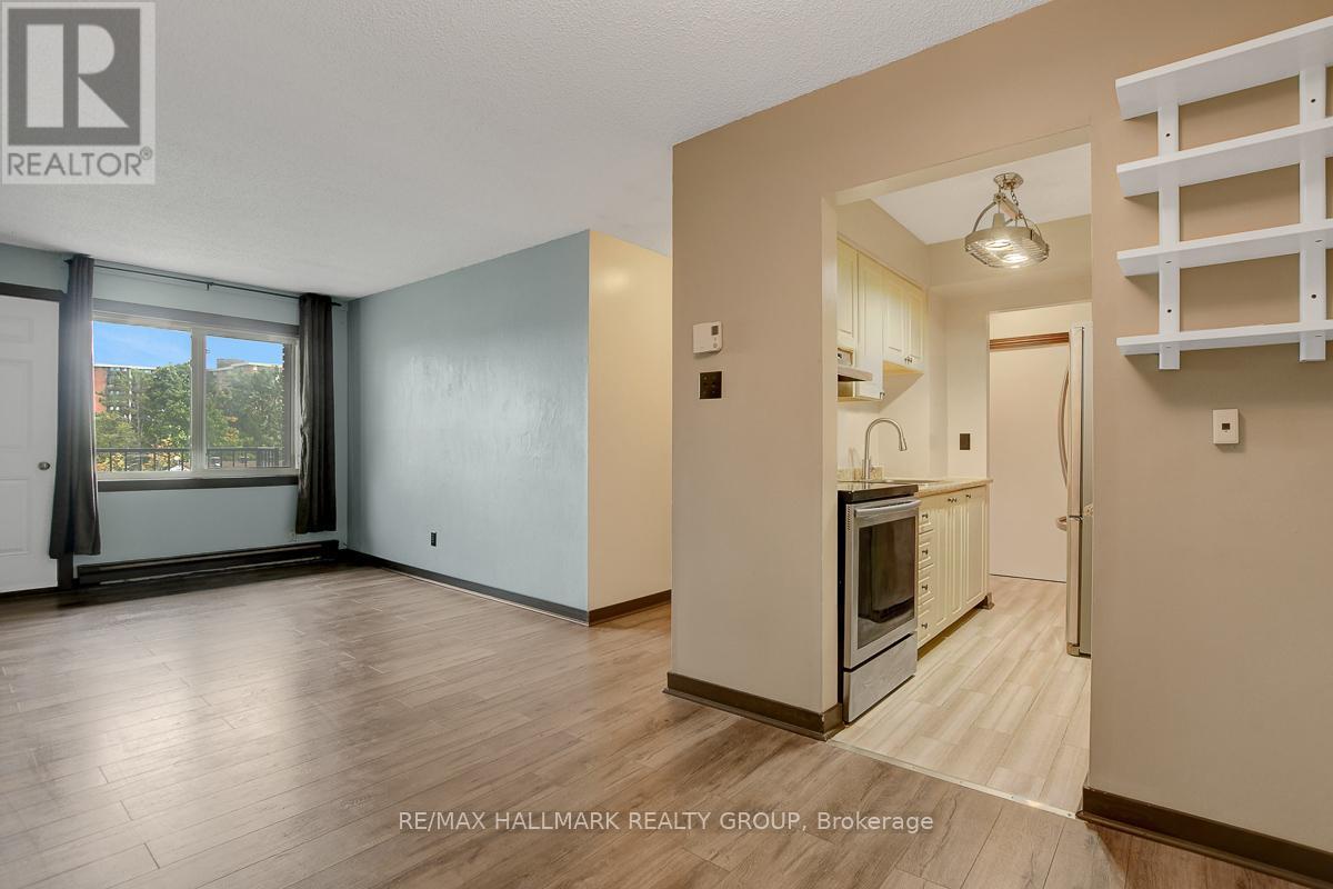 401c - 2041 Arrowsmith Drive, Ottawa, Ontario  K1J 7V7 - Photo 9 - X12386366