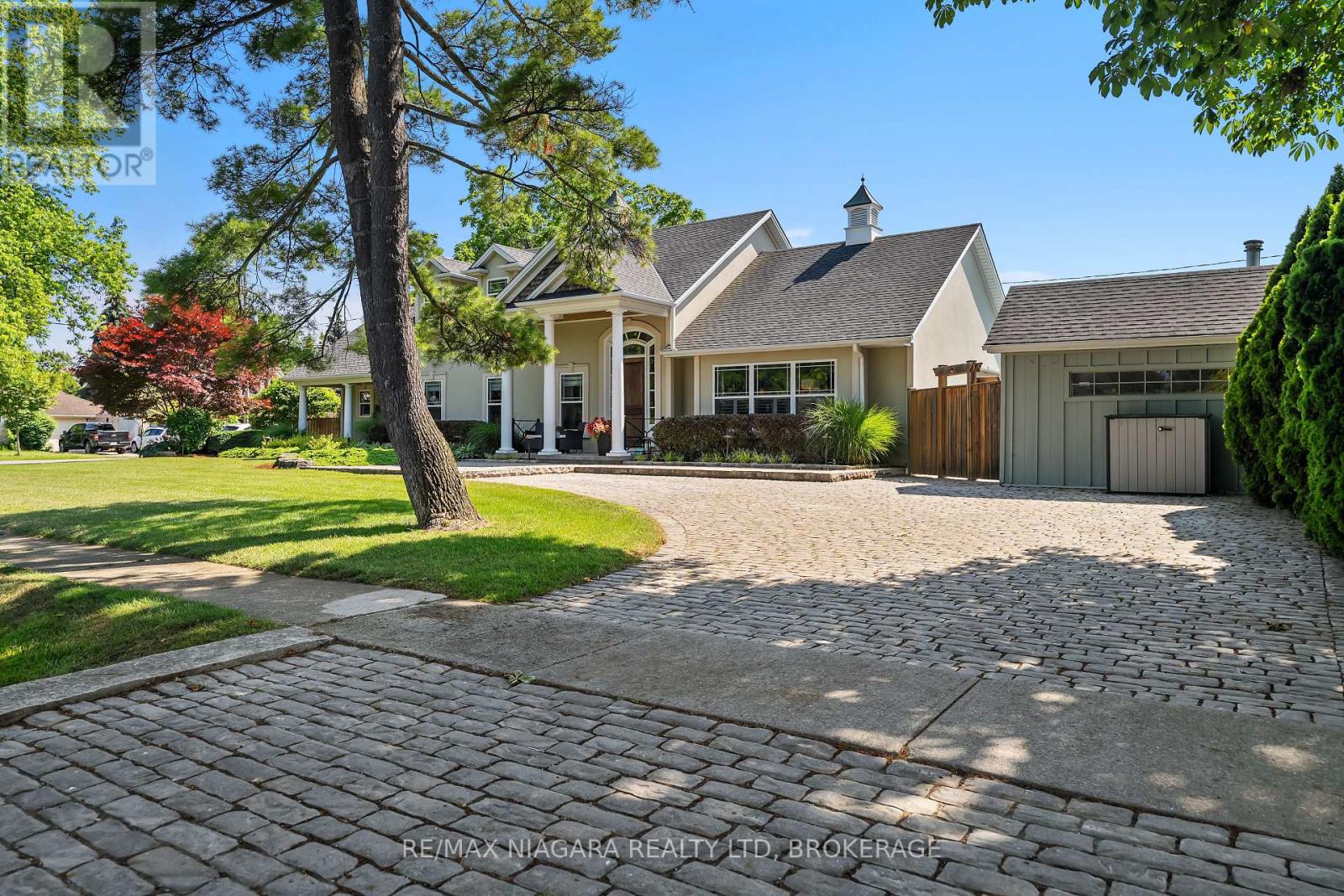 1 Graham Avenue, St. Catharines, Ontario  L2N 5L1 - Photo 3 - X12386378
