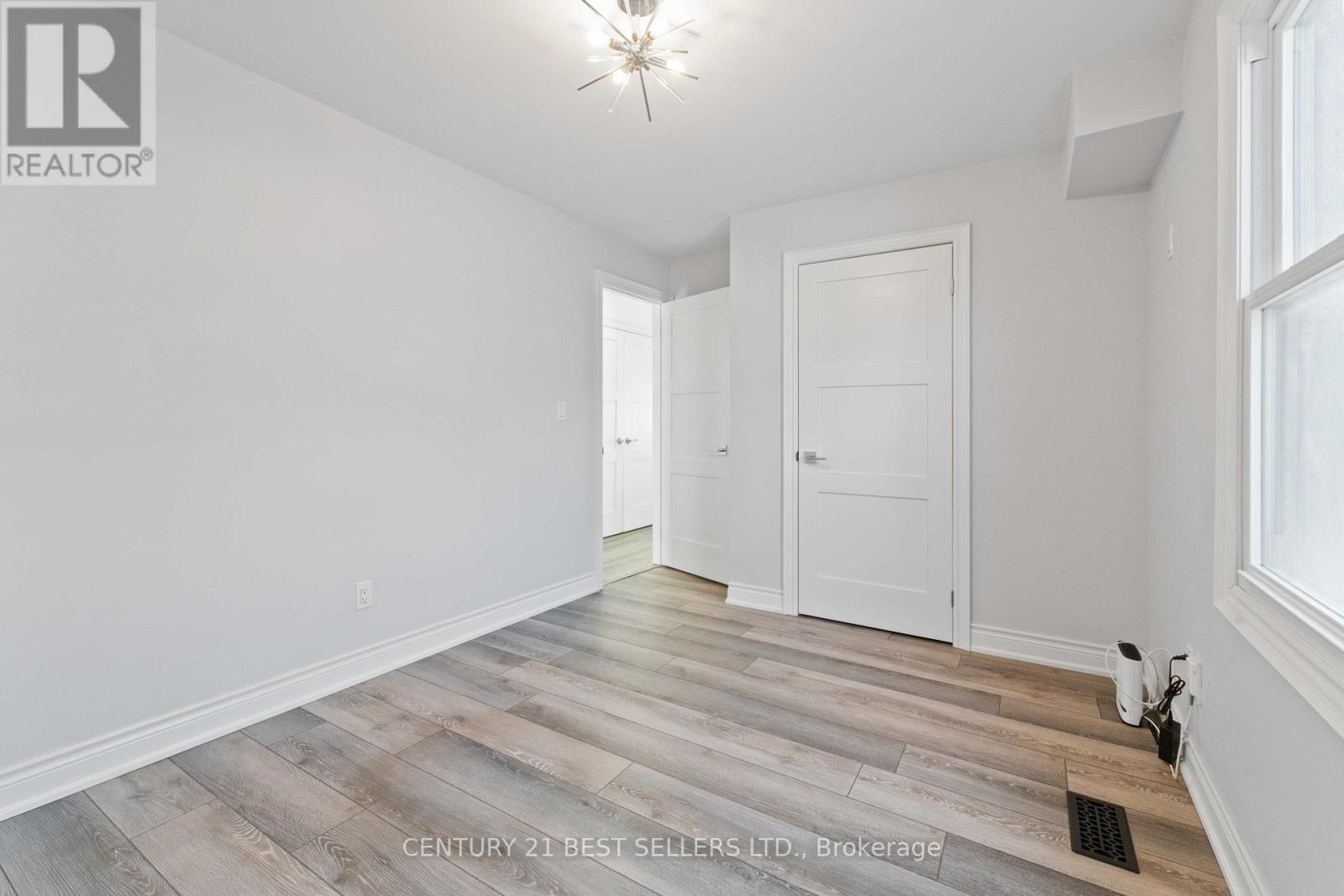 599 Beach Boulevard, Hamilton, Ontario  L8H 6X8 - Photo 13 - X12386335
