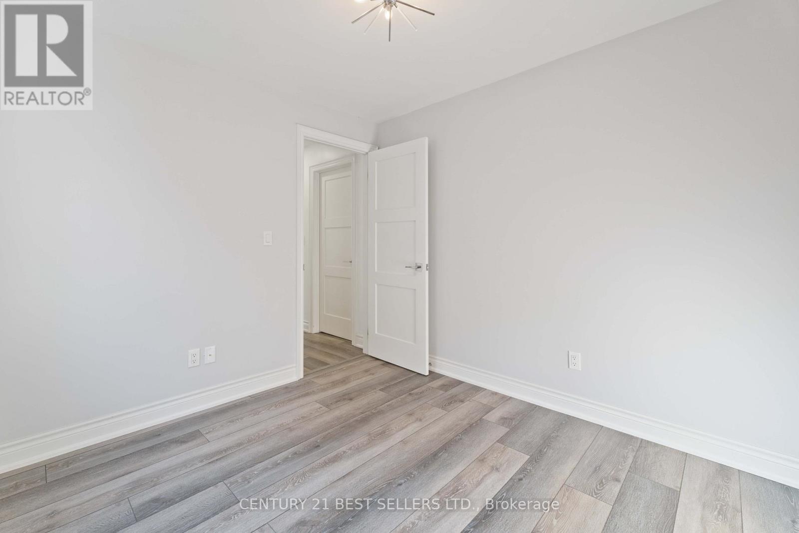 599 Beach Boulevard, Hamilton, Ontario  L8H 6X8 - Photo 16 - X12386335