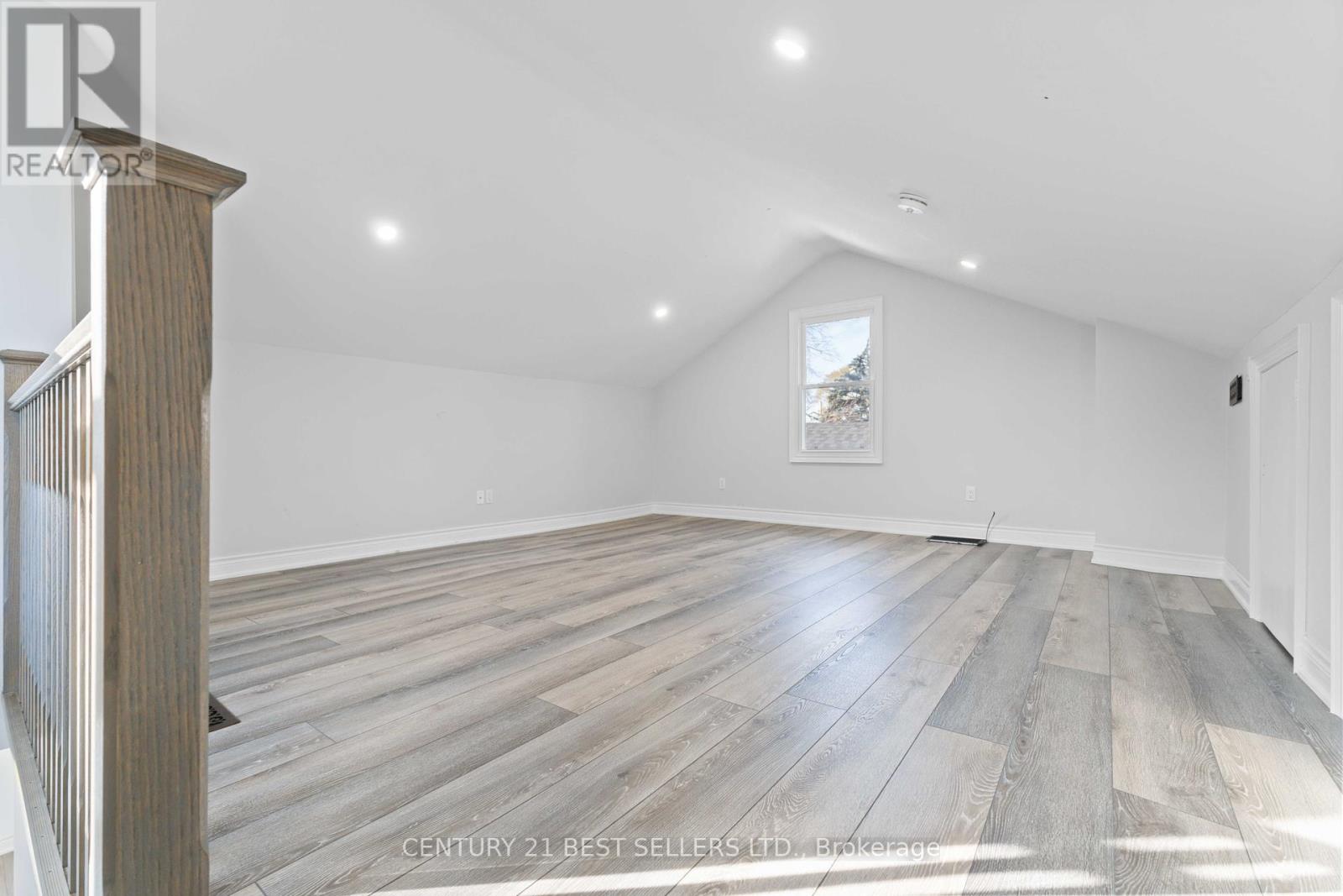 599 Beach Boulevard, Hamilton, Ontario  L8H 6X8 - Photo 18 - X12386335