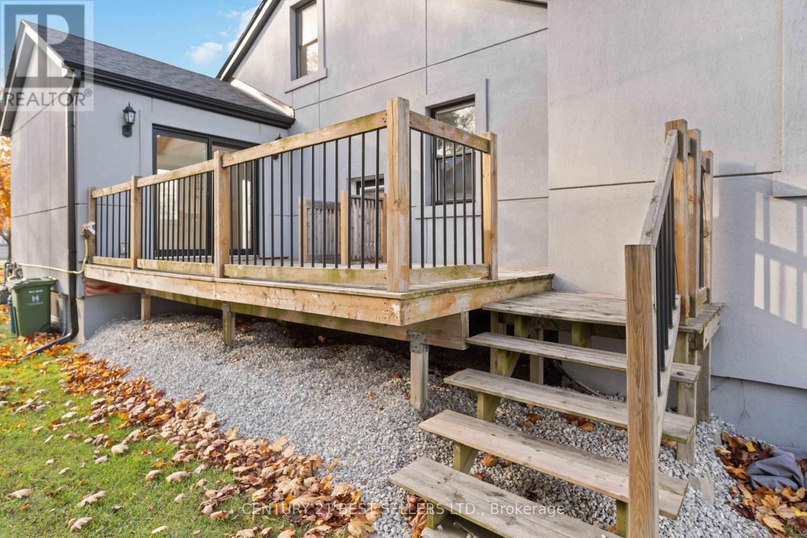 599 Beach Boulevard, Hamilton, Ontario  L8H 6X8 - Photo 22 - X12386335