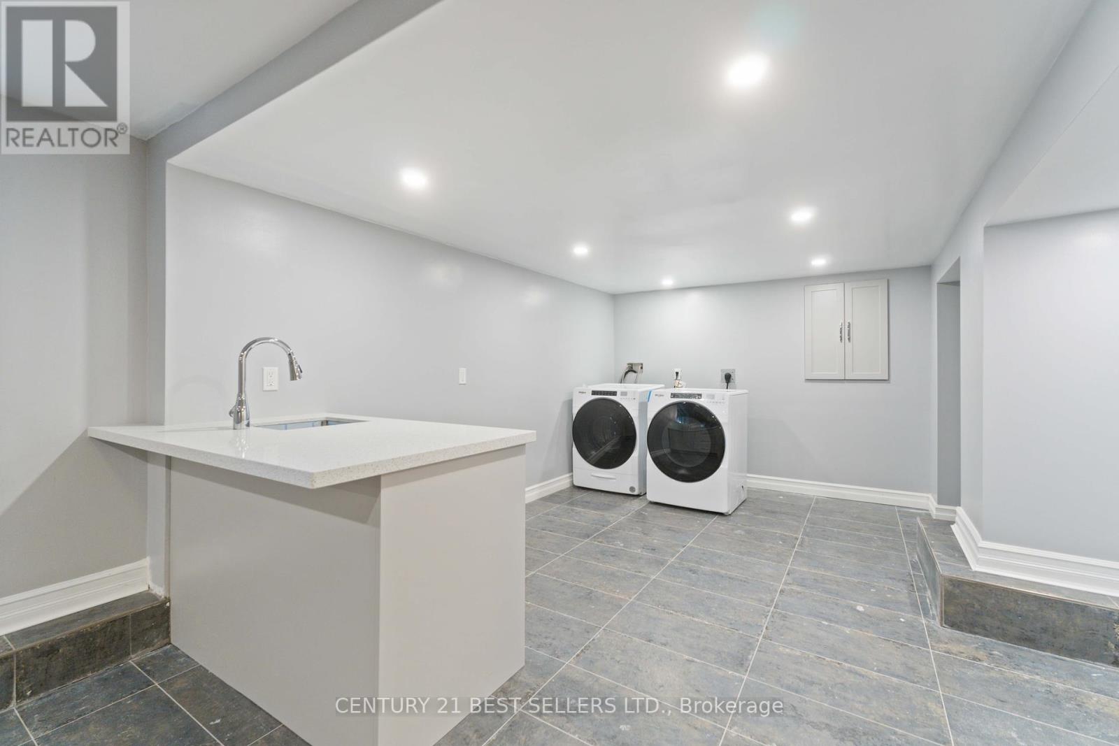 599 Beach Boulevard, Hamilton, Ontario  L8H 6X8 - Photo 37 - X12386335