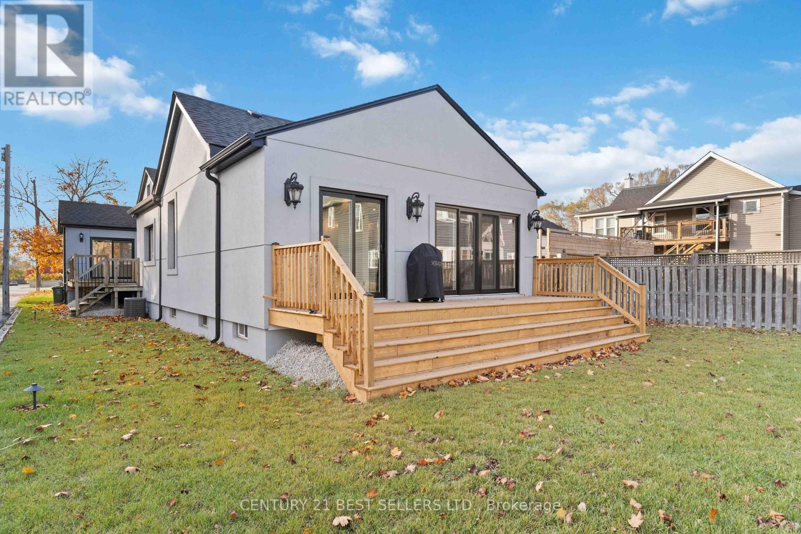 599 Beach Boulevard, Hamilton, Ontario  L8H 6X8 - Photo 42 - X12386335