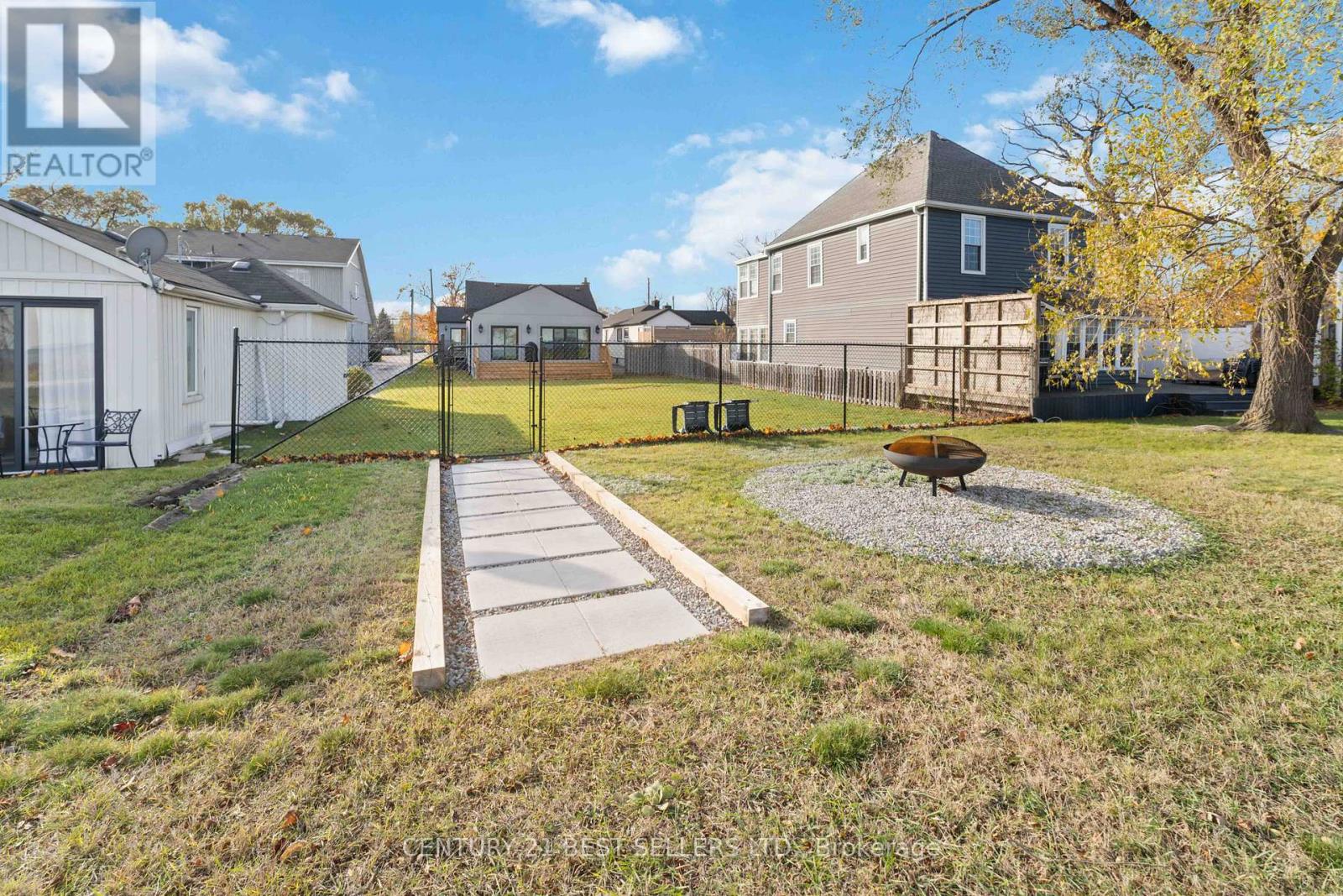 599 Beach Boulevard, Hamilton, Ontario  L8H 6X8 - Photo 45 - X12386335