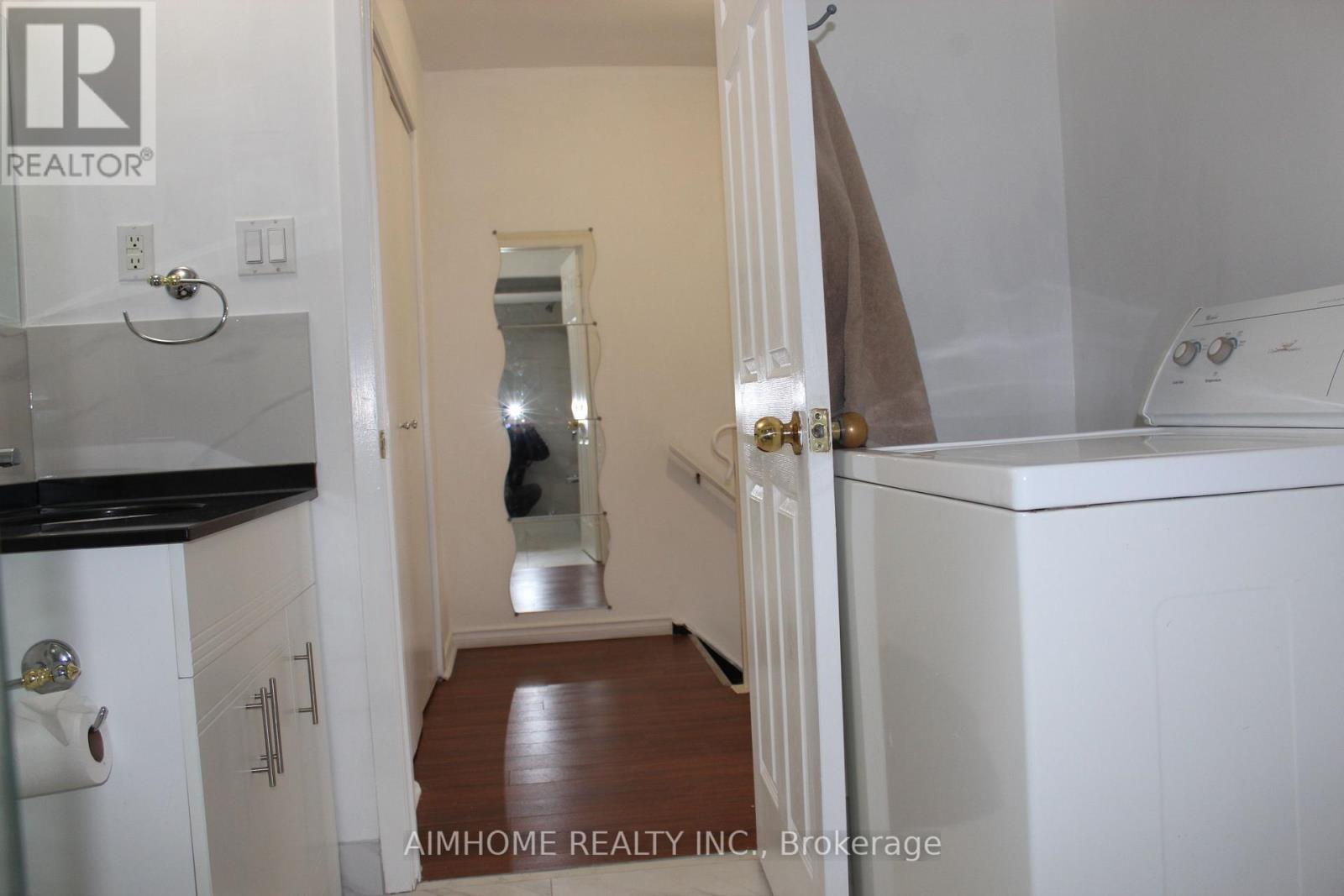 Apt 1 - 1483 Eglinton Avenue W, Toronto, Ontario  M6E 2G6 - Photo 12 - C12386341