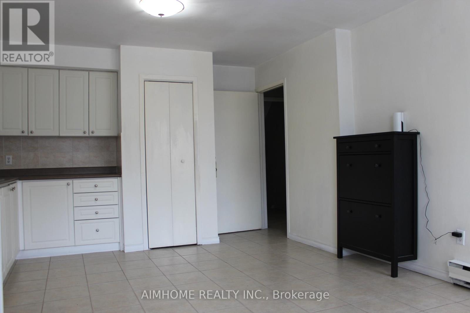 Apt 1 - 1483 Eglinton Avenue W, Toronto, Ontario  M6E 2G6 - Photo 4 - C12386341
