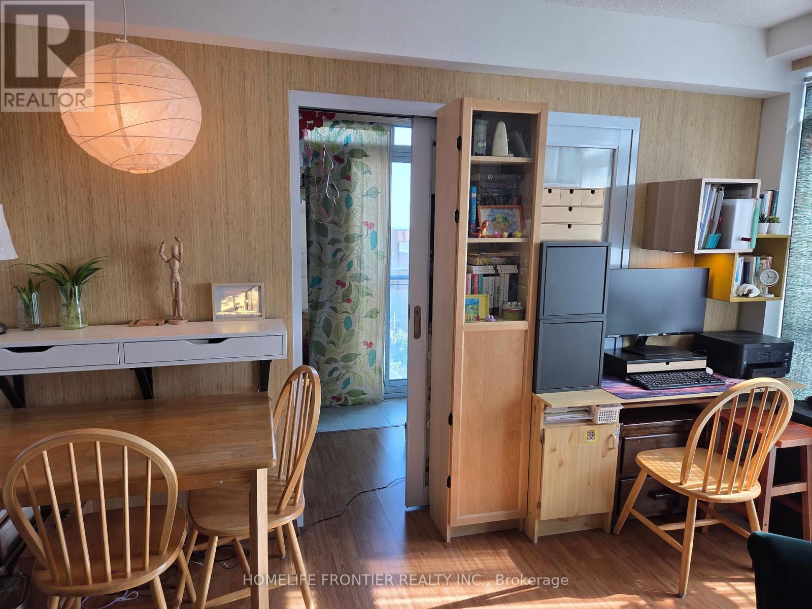 911 - 15 Maplewood Avenue, Toronto (Humewood-Cedarvale), Ontario  M6C 4B4 - Photo 14 - C12386398