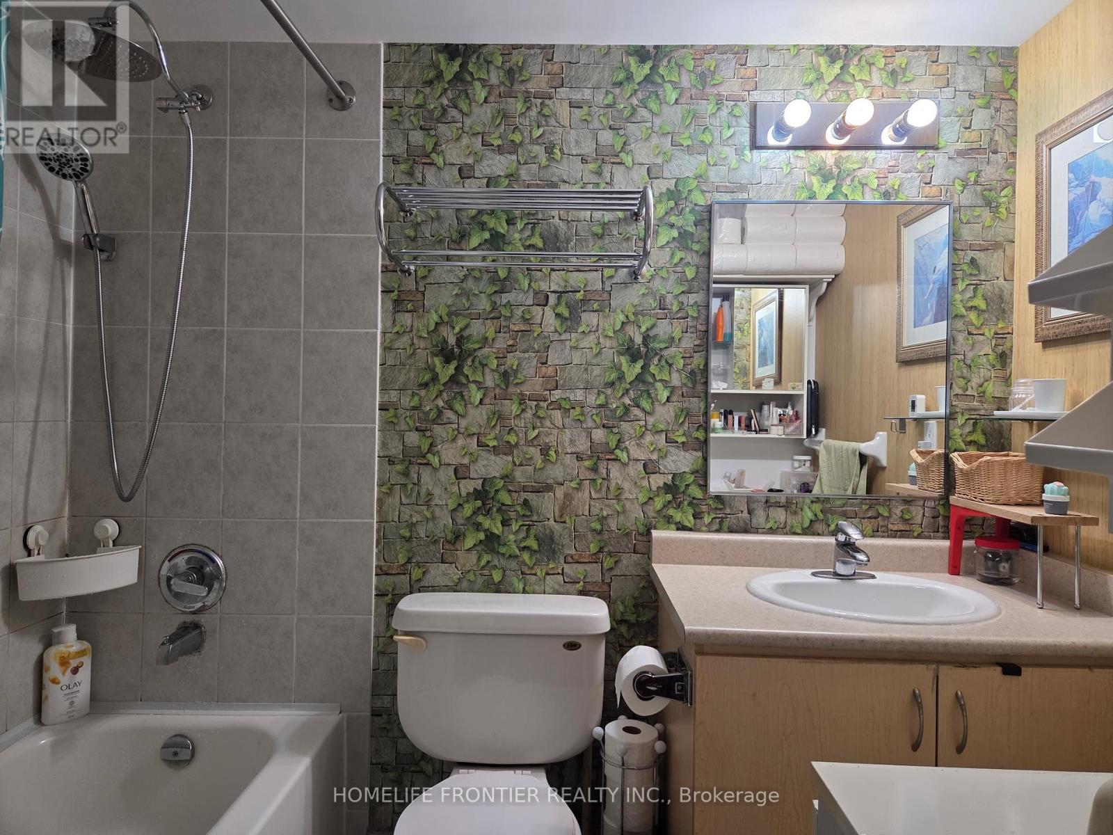 911 - 15 Maplewood Avenue, Toronto (Humewood-Cedarvale), Ontario  M6C 4B4 - Photo 16 - C12386398