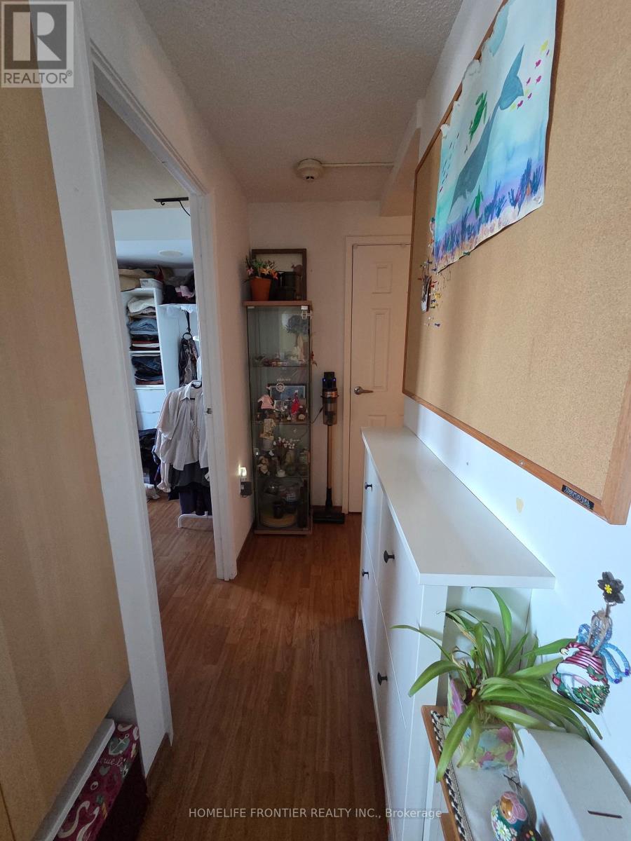 911 - 15 Maplewood Avenue, Toronto (Humewood-Cedarvale), Ontario  M6C 4B4 - Photo 18 - C12386398