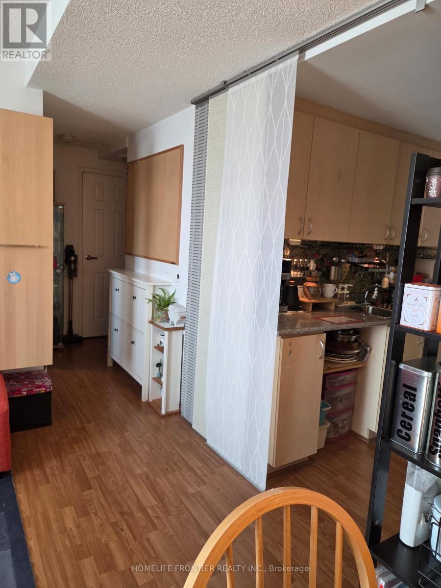 911 - 15 Maplewood Avenue, Toronto (Humewood-Cedarvale), Ontario  M6C 4B4 - Photo 19 - C12386398