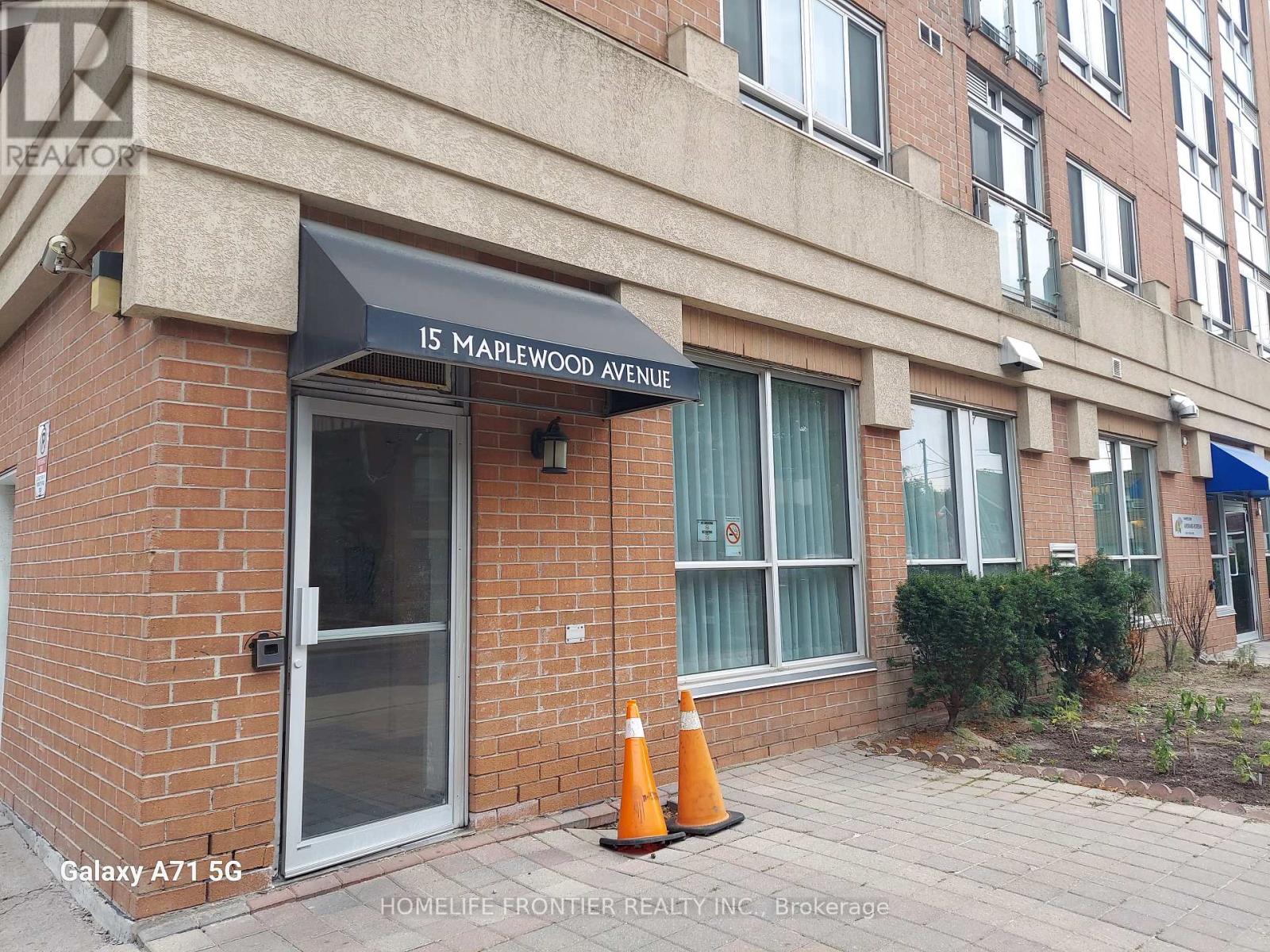 911 - 15 Maplewood Avenue, Toronto, Ontario  M6C 4B4 - Photo 2 - C12386398