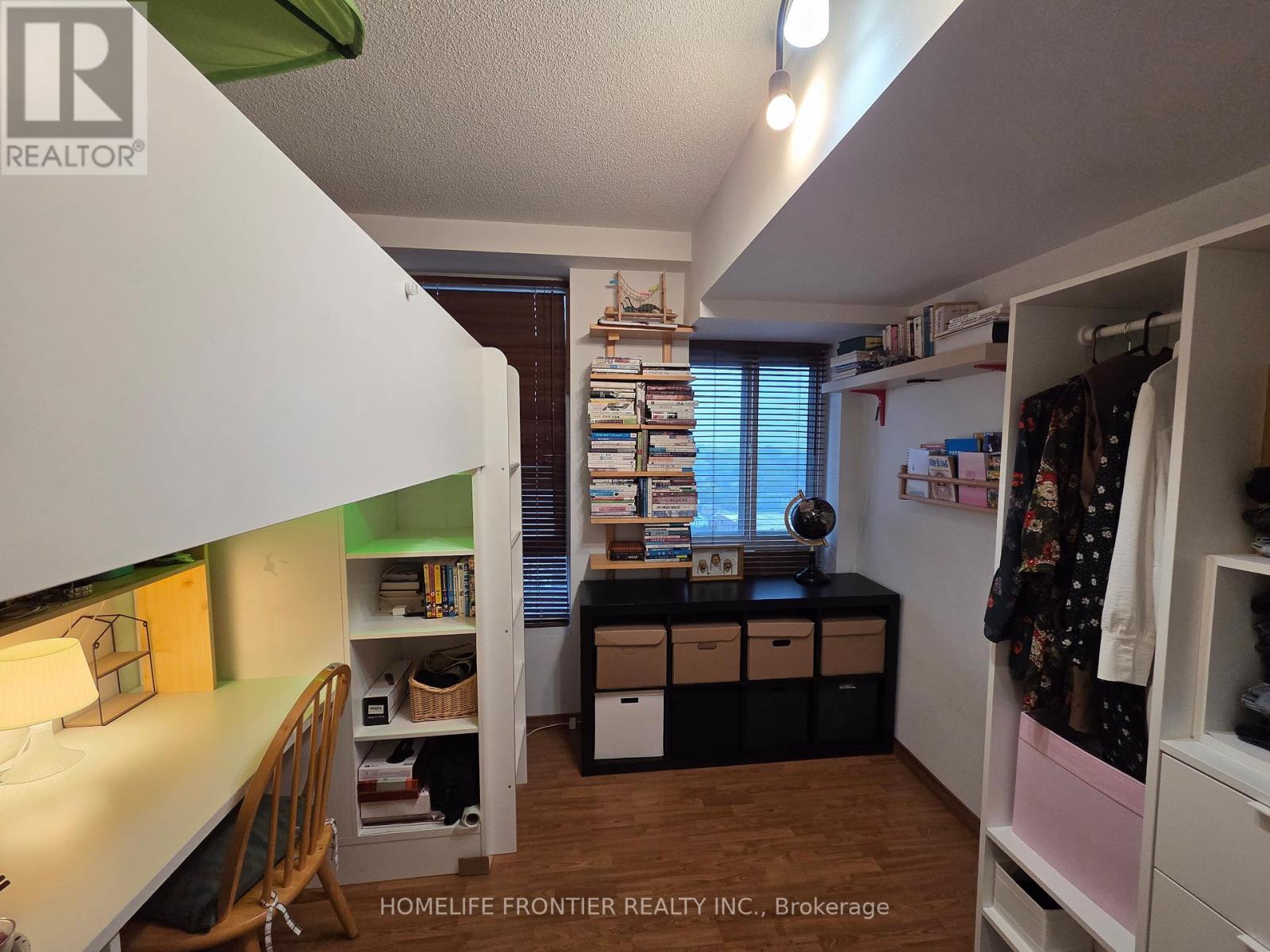 911 - 15 Maplewood Avenue, Toronto (Humewood-Cedarvale), Ontario  M6C 4B4 - Photo 21 - C12386398