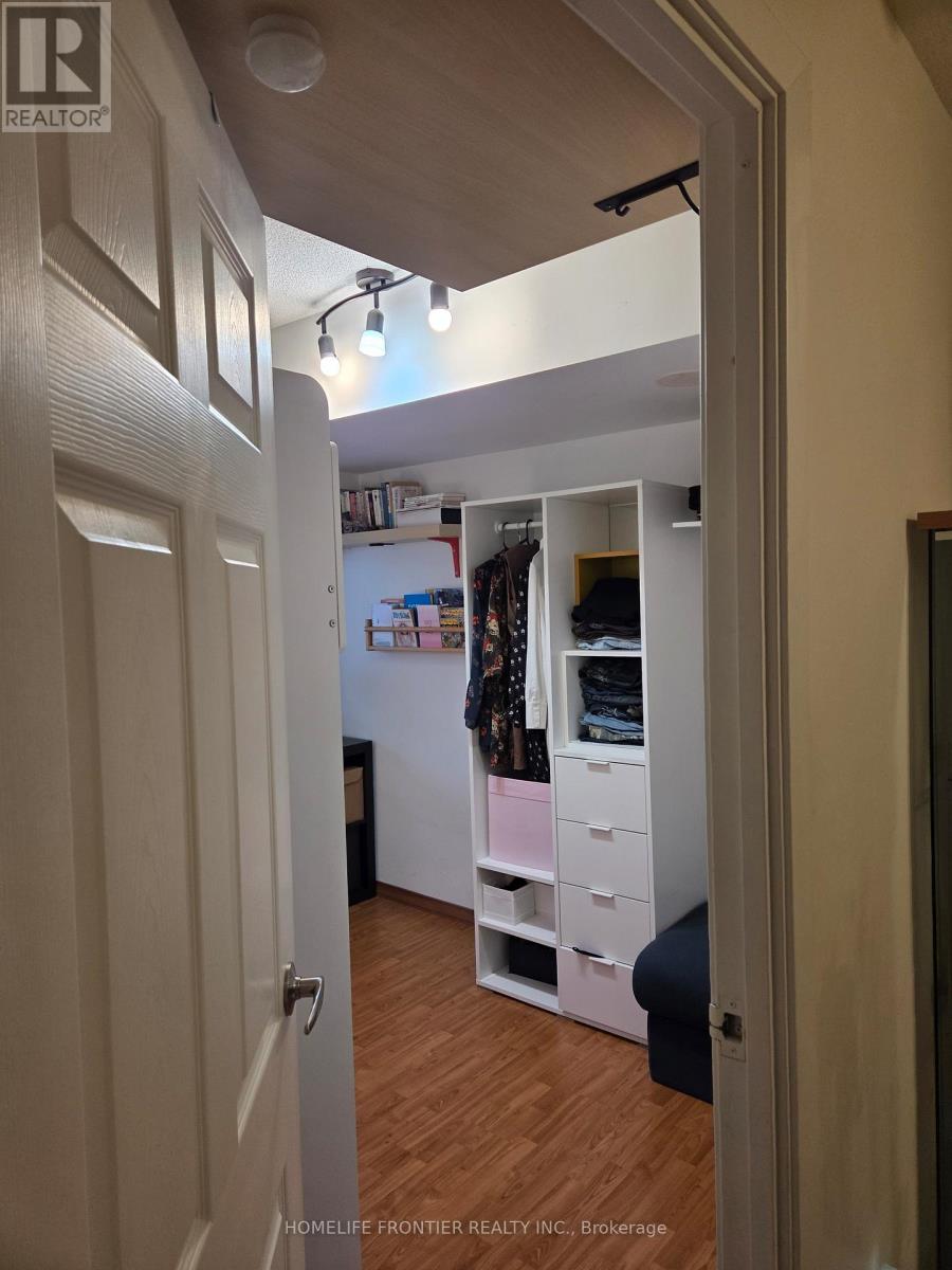 911 - 15 Maplewood Avenue, Toronto (Humewood-Cedarvale), Ontario  M6C 4B4 - Photo 22 - C12386398