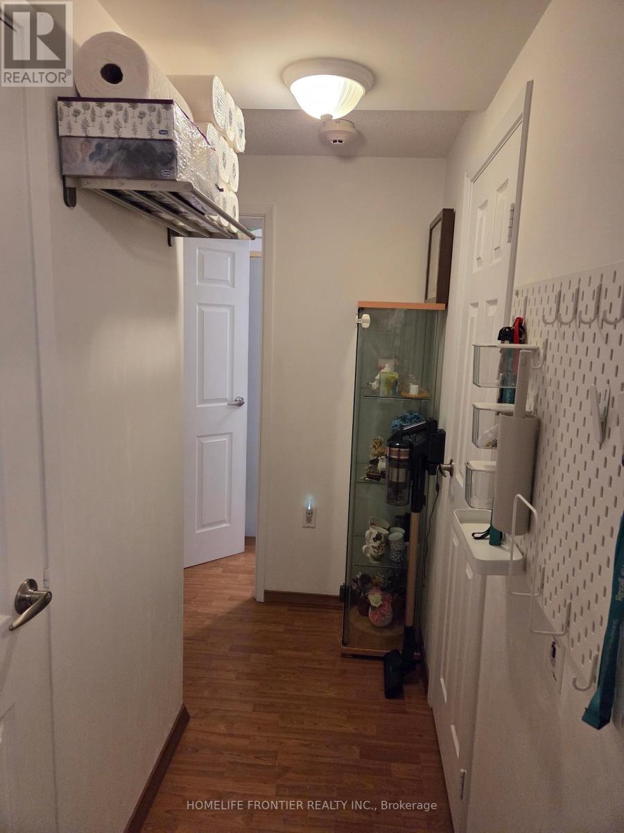 911 - 15 Maplewood Avenue, Toronto (Humewood-Cedarvale), Ontario  M6C 4B4 - Photo 7 - C12386398