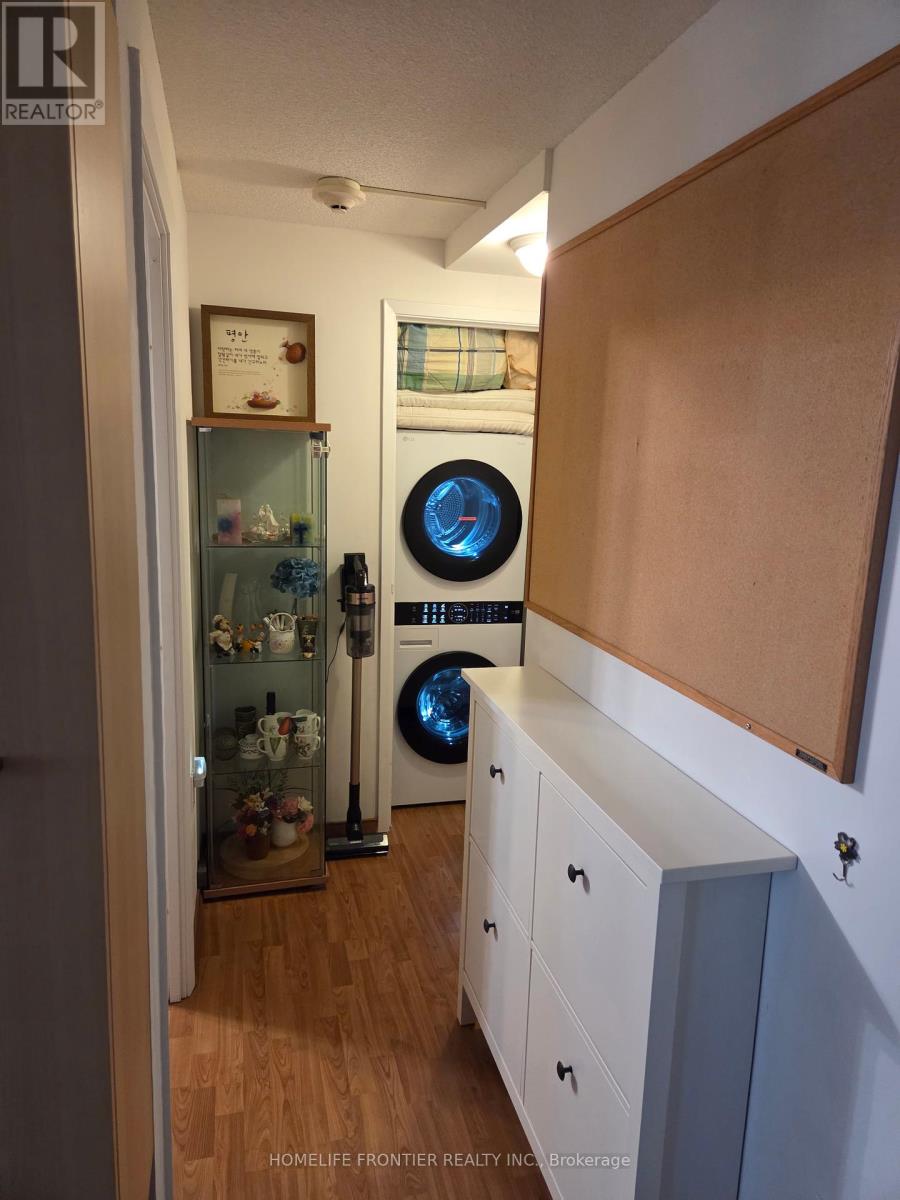 911 - 15 Maplewood Avenue, Toronto (Humewood-Cedarvale), Ontario  M6C 4B4 - Photo 9 - C12386398