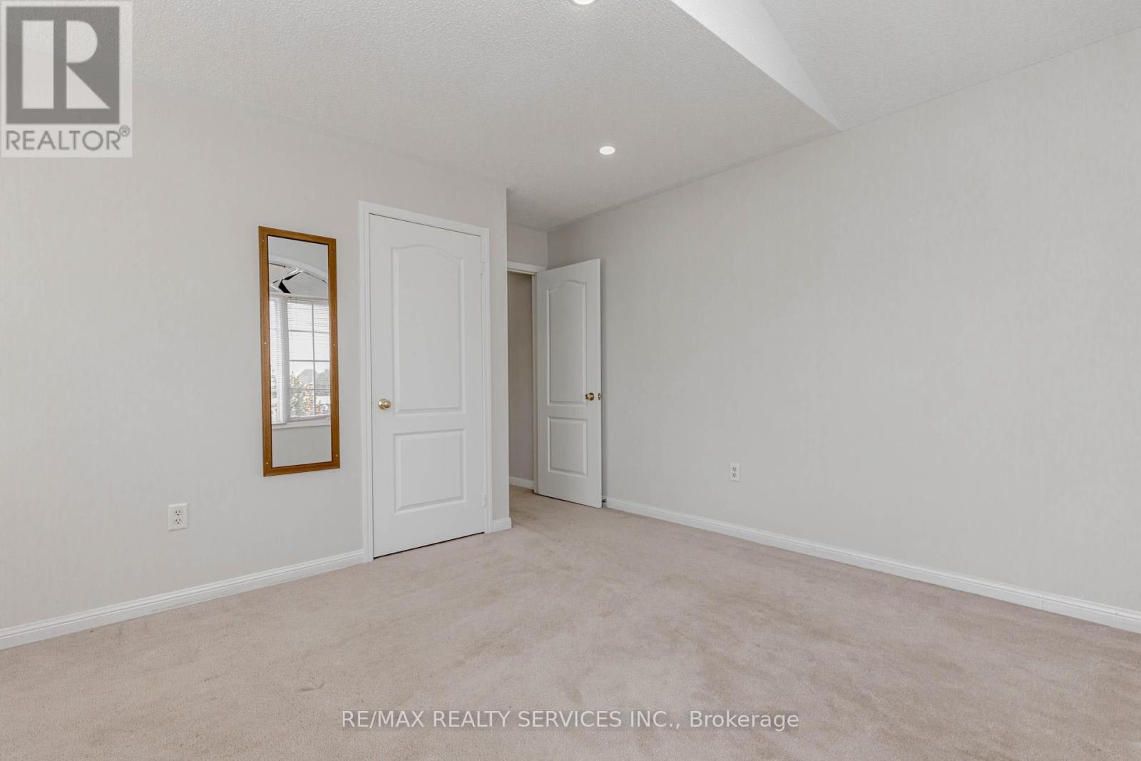 106 Narrow Valley Crescent, Brampton (Sandringham-Wellington), Ontario  L6R 2M6 - Photo 14 - W12378123