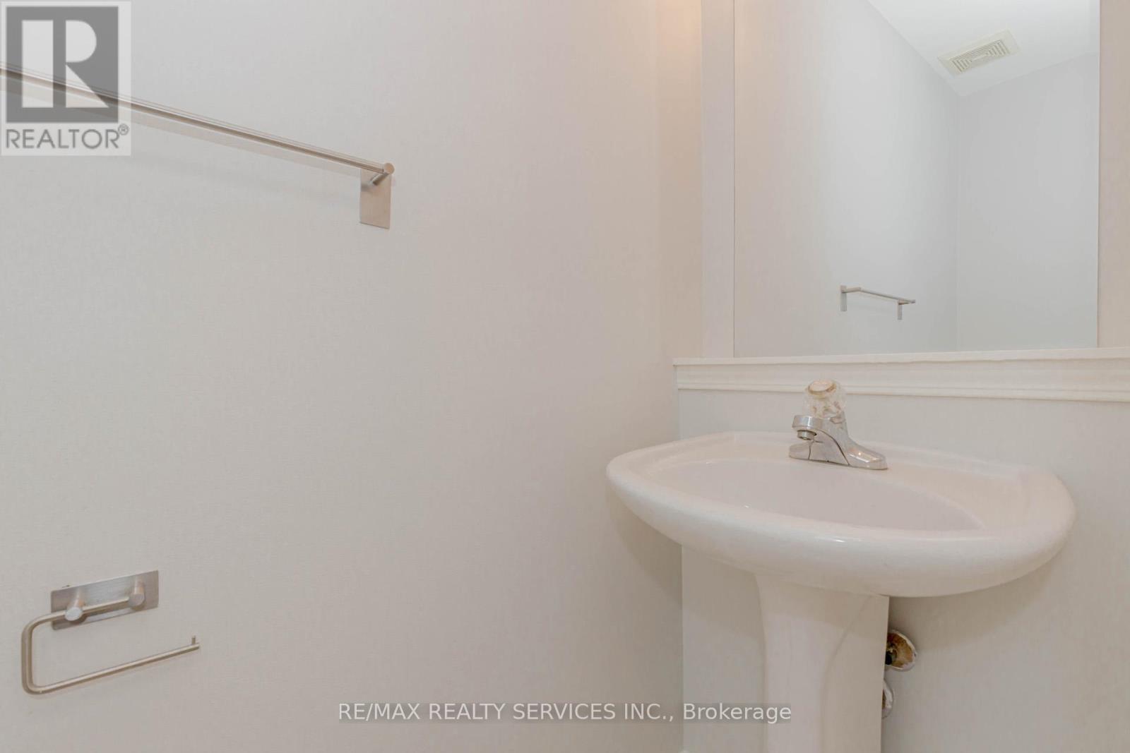 106 Narrow Valley Crescent, Brampton (Sandringham-Wellington), Ontario  L6R 2M6 - Photo 23 - W12378123