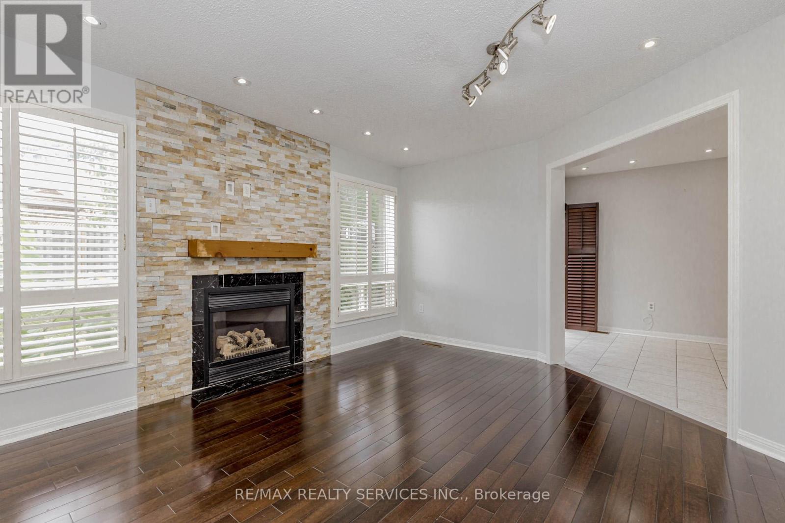 106 Narrow Valley Crescent, Brampton (Sandringham-Wellington), Ontario  L6R 2M6 - Photo 25 - W12378123