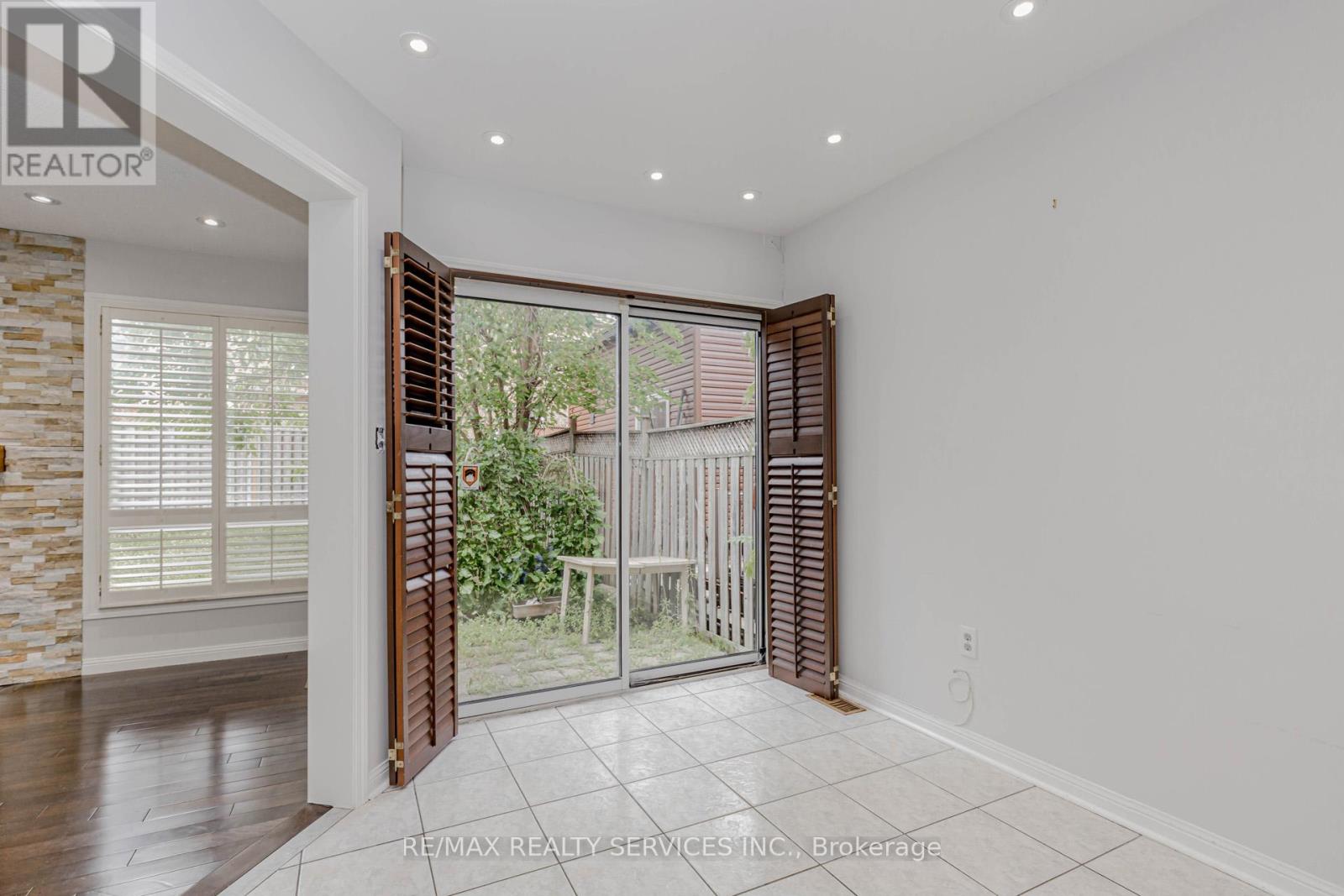 106 Narrow Valley Crescent, Brampton (Sandringham-Wellington), Ontario  L6R 2M6 - Photo 32 - W12378123