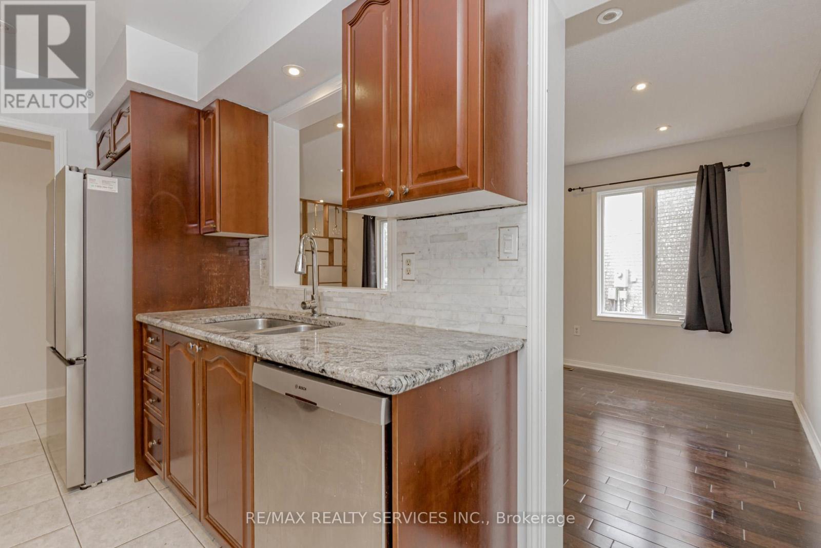 106 Narrow Valley Crescent, Brampton (Sandringham-Wellington), Ontario  L6R 2M6 - Photo 34 - W12378123