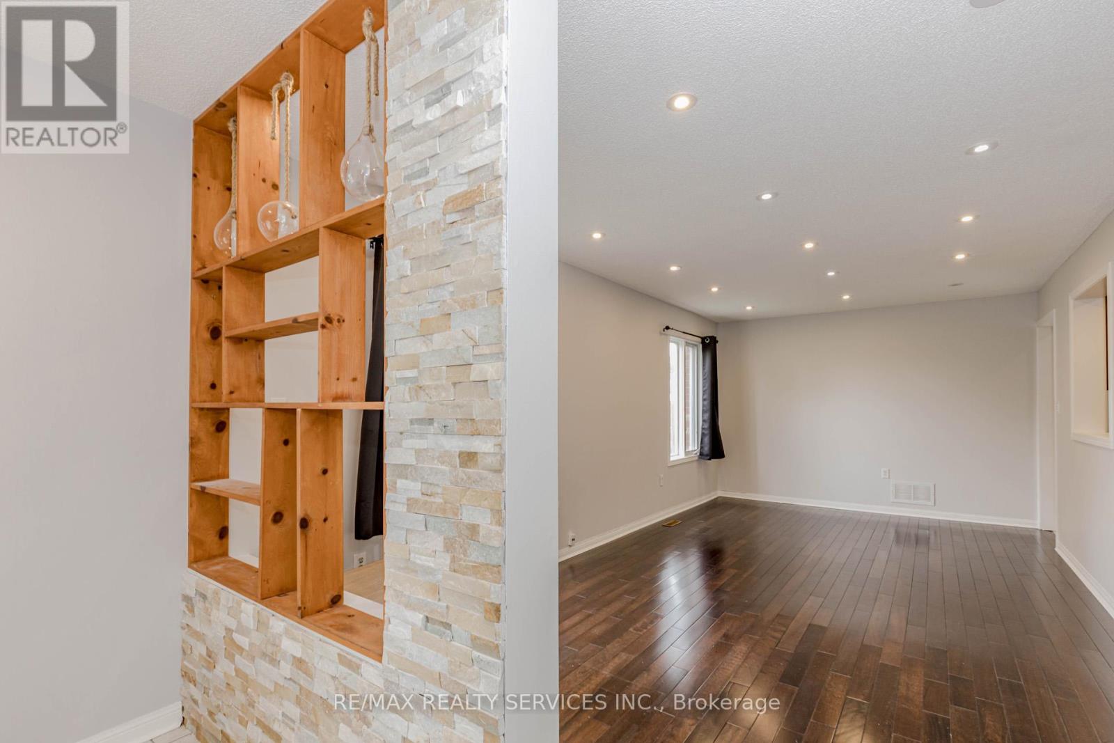 106 Narrow Valley Crescent, Brampton (Sandringham-Wellington), Ontario  L6R 2M6 - Photo 47 - W12378123