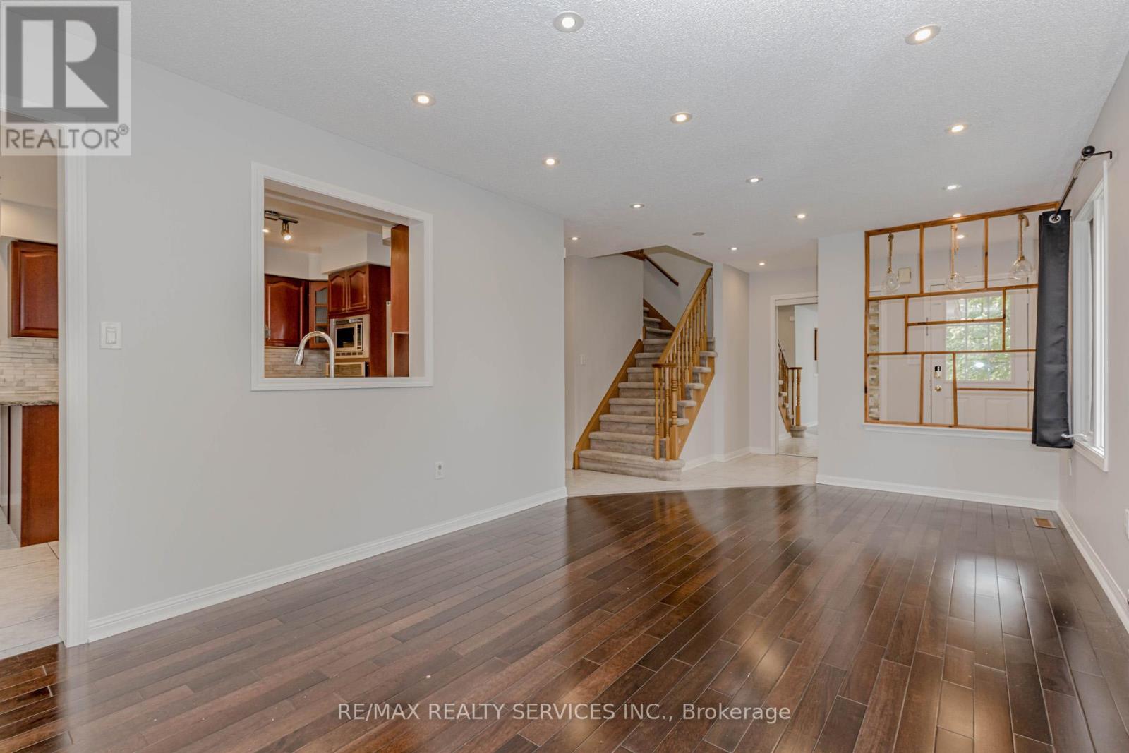 106 Narrow Valley Crescent, Brampton (Sandringham-Wellington), Ontario  L6R 2M6 - Photo 44 - W12378123