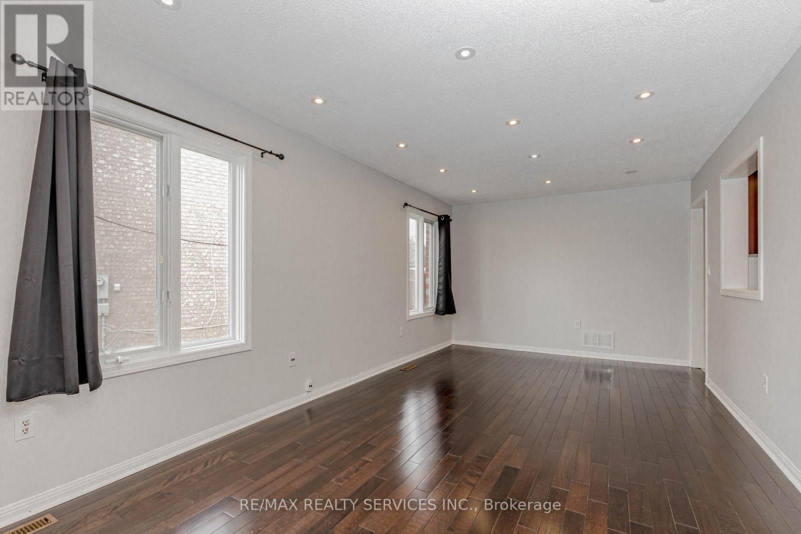 106 Narrow Valley Crescent, Brampton (Sandringham-Wellington), Ontario  L6R 2M6 - Photo 46 - W12378123