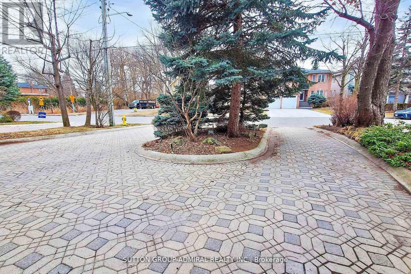 220 King High Drive, Vaughan, Ontario  L4J 3N5 - Photo 2 - N12386336