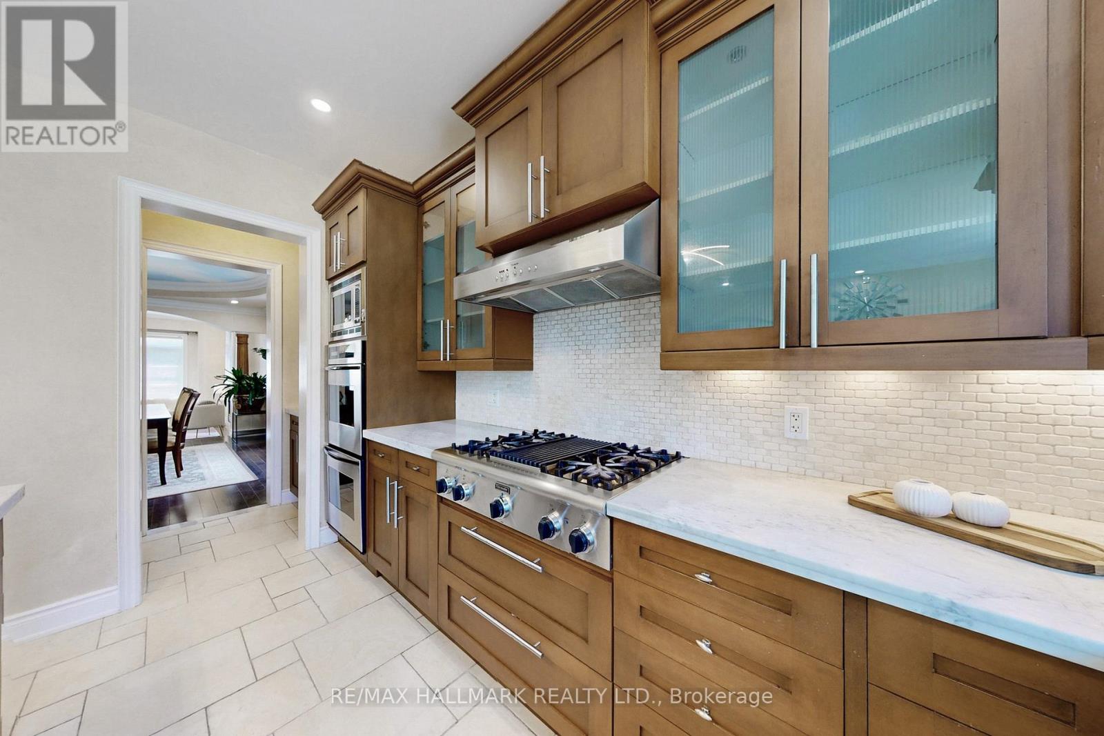 420 Paradelle Drive, Richmond Hill (Oak Ridges Lake Wilcox), Ontario  L4E 4R9 - Photo 11 - N12386339