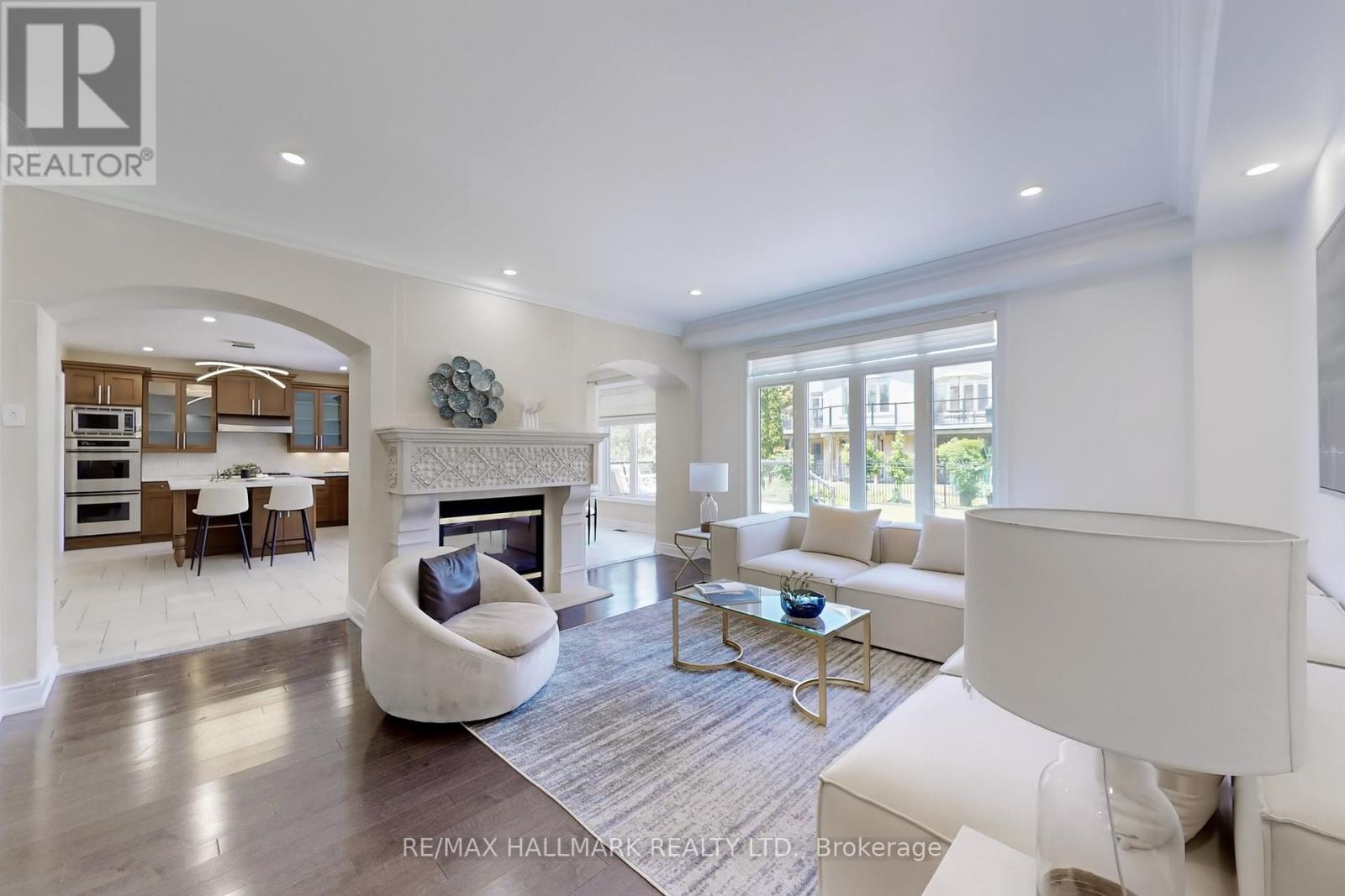 420 Paradelle Drive, Richmond Hill (Oak Ridges Lake Wilcox), Ontario  L4E 4R9 - Photo 6 - N12386339