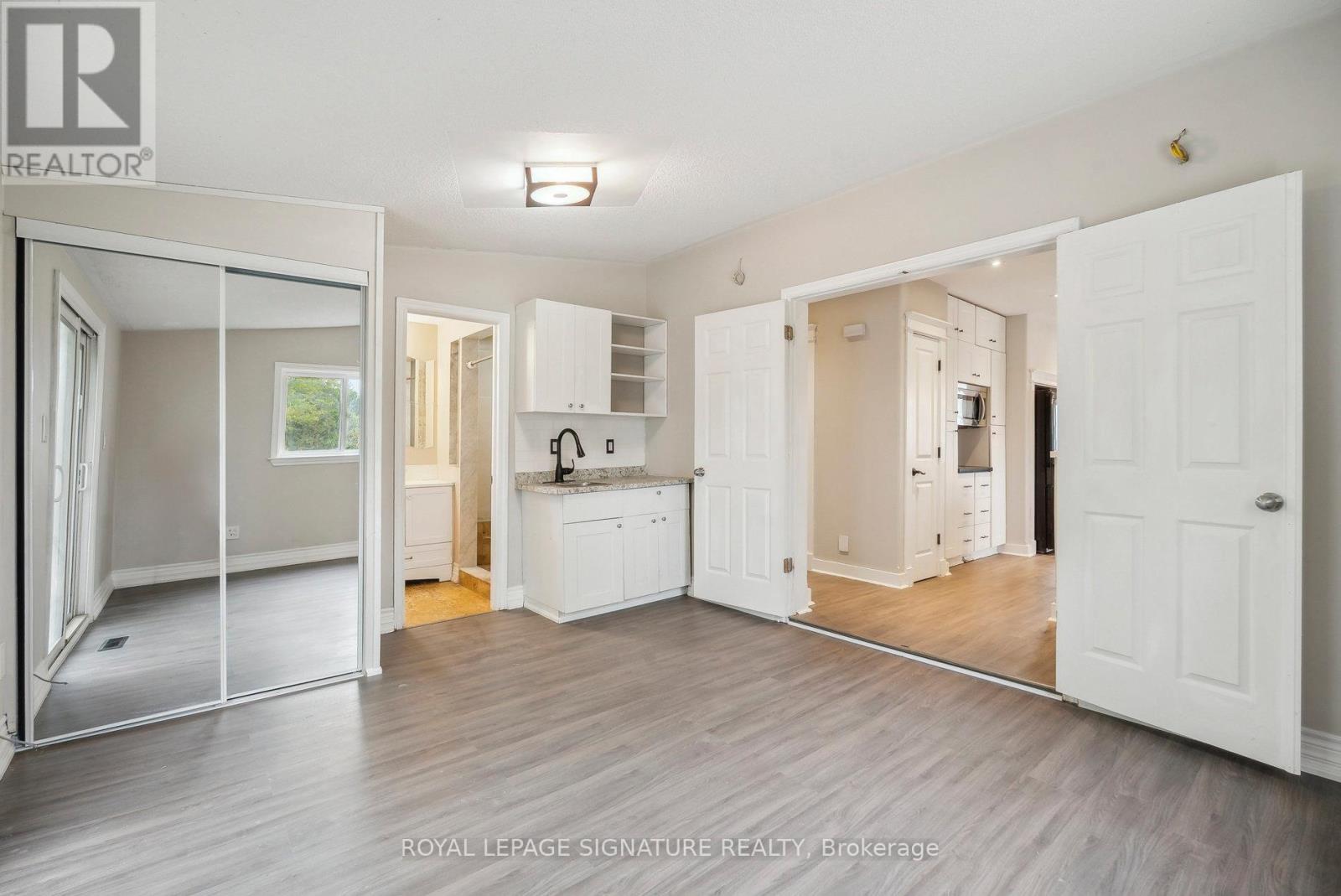 4290 Yonge Street, Bradford West Gwillimbury, Ontario  L0L 1R0 - Photo 21 - N12386389