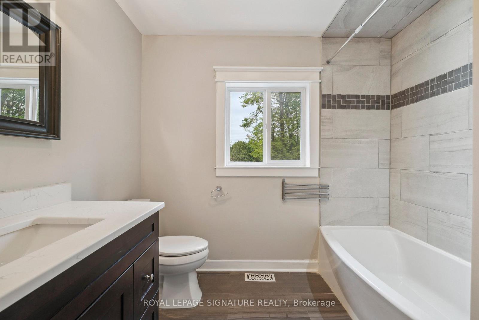 4290 Yonge Street, Bradford West Gwillimbury, Ontario  L0L 1R0 - Photo 33 - N12386389