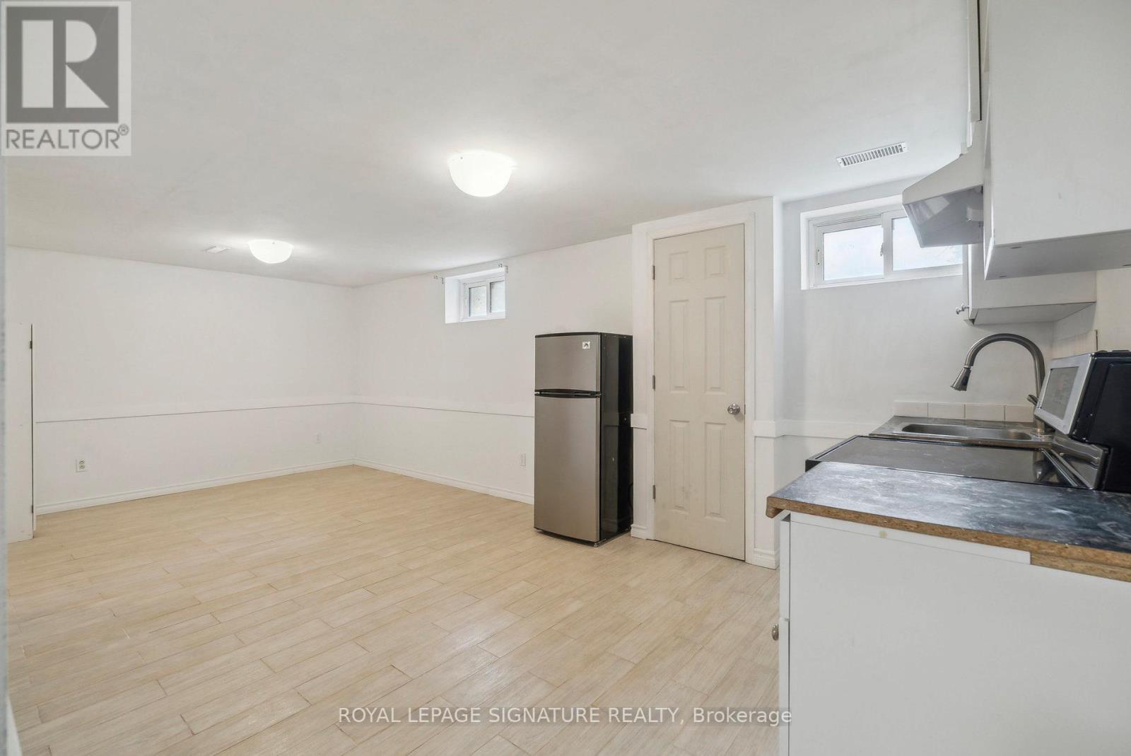 4290 Yonge Street, Bradford West Gwillimbury, Ontario  L0L 1R0 - Photo 37 - N12386389