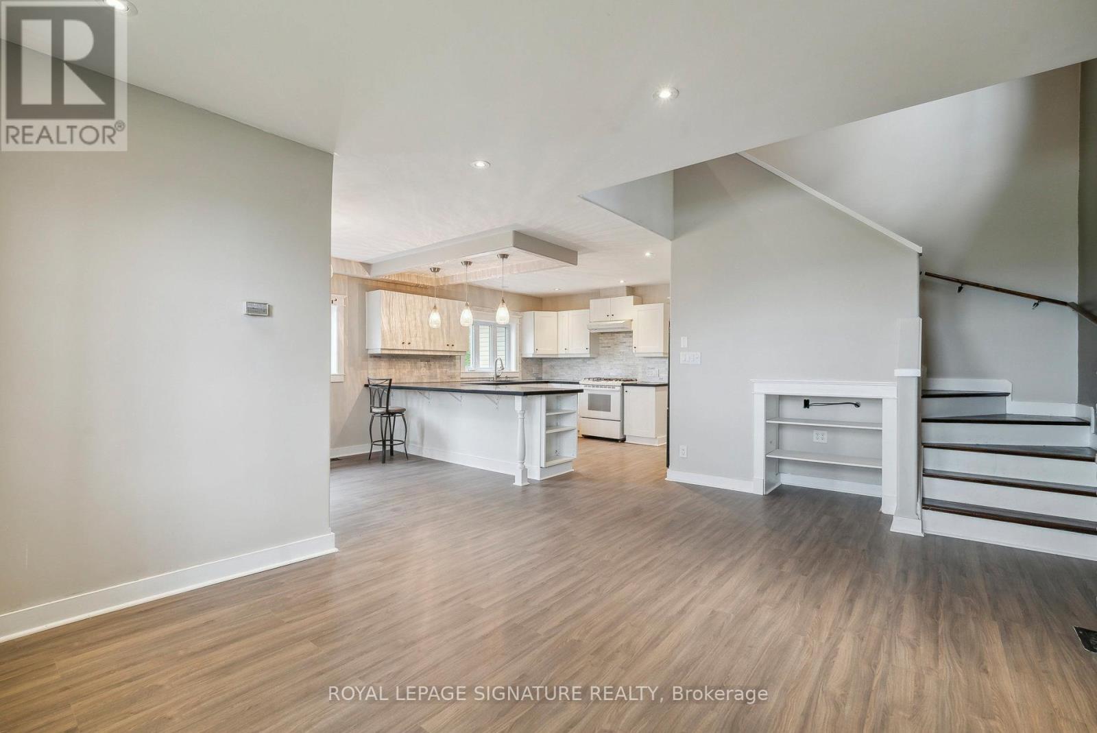 4290 Yonge Street, Bradford West Gwillimbury, Ontario  L0L 1R0 - Photo 6 - N12386389