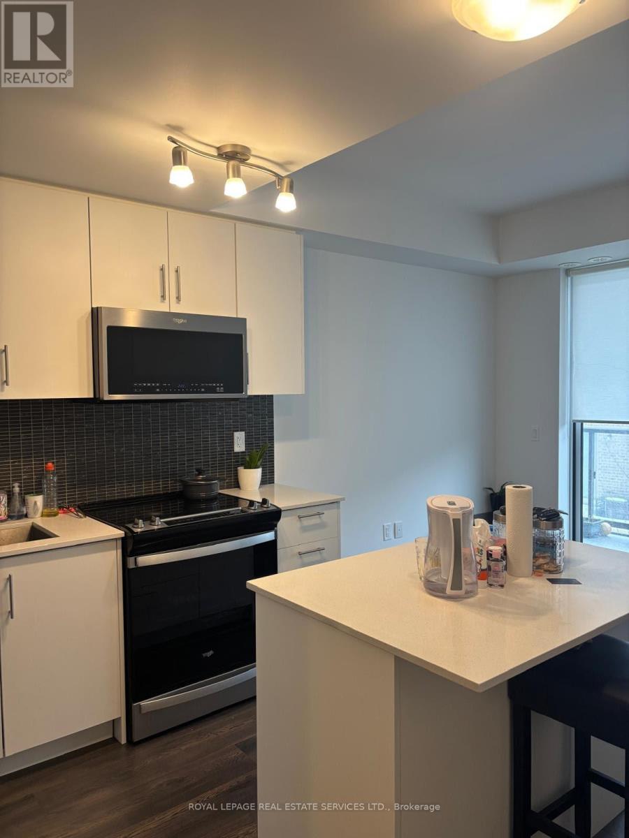 260 - 65 Attmar Drive, Brampton, Ontario  L6P 0Y6 - Photo 5 - W12386340