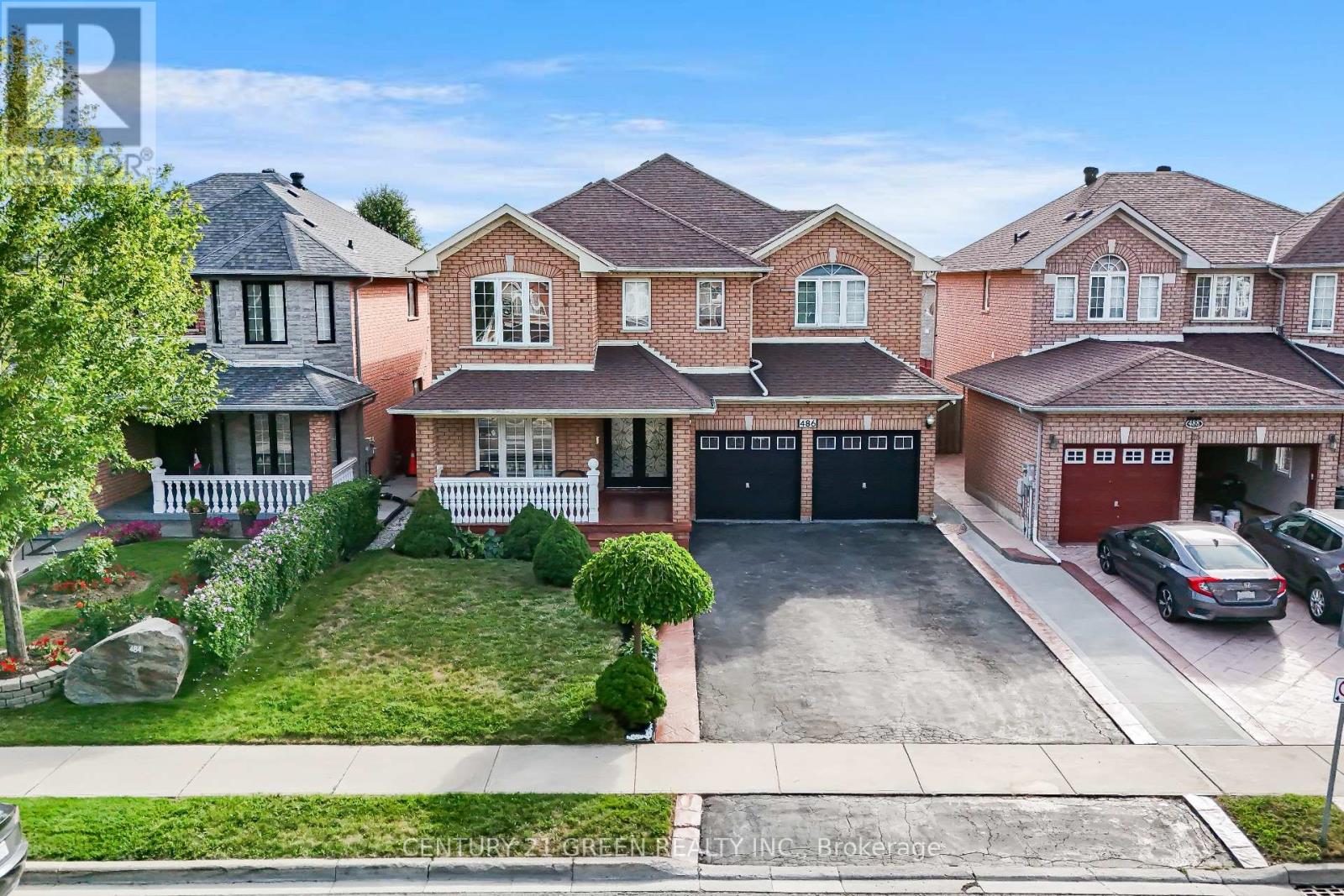 486 Fernforest Drive, Brampton, Ontario  L6R 2V4 - Photo 1 - W12386370