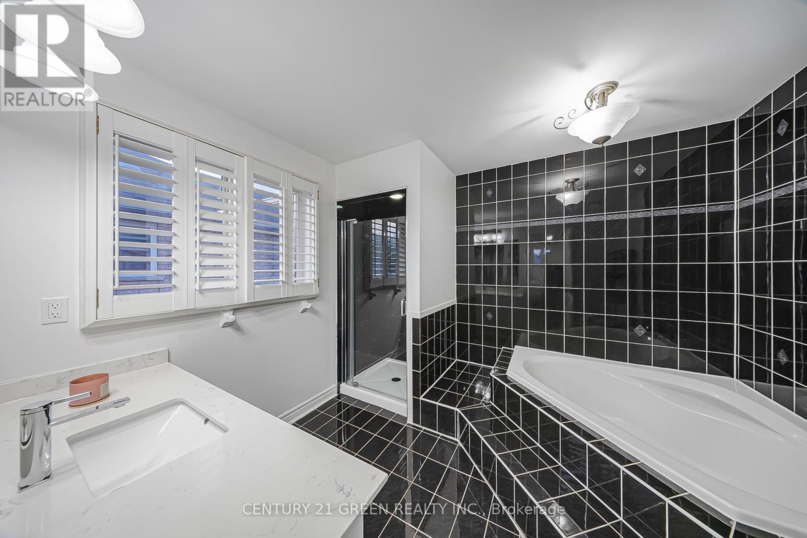 486 Fernforest Drive, Brampton, Ontario  L6R 2V4 - Photo 25 - W12386370