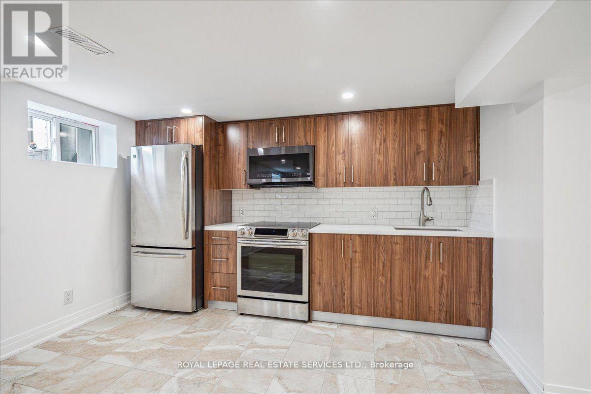 14 Ramsbury Road, Toronto, Ontario  M8Z 4V3 - Photo 11 - W12386373