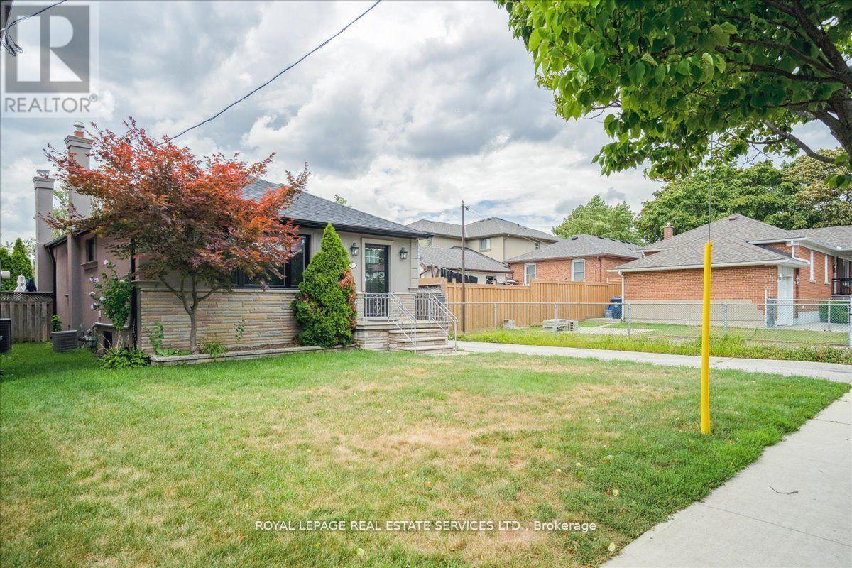 14 Ramsbury Road, Toronto, Ontario  M8Z 4V3 - Photo 2 - W12386373
