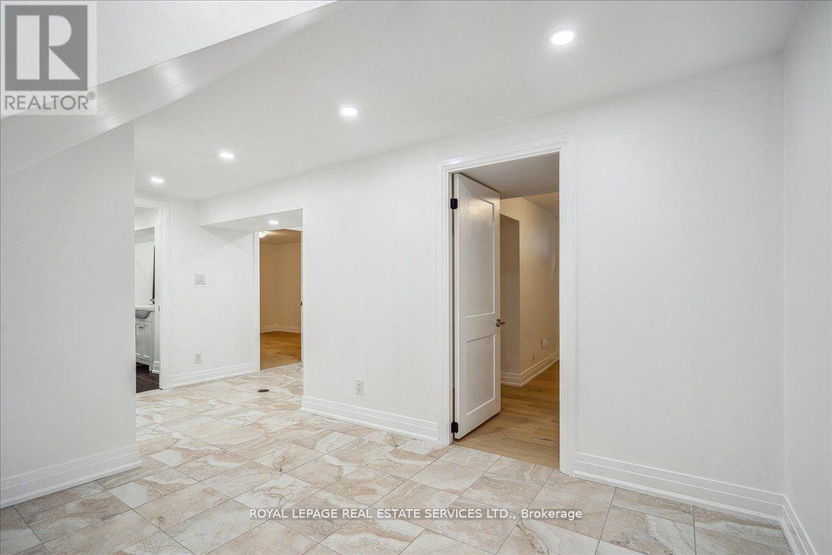 14 Ramsbury Road, Toronto, Ontario  M8Z 4V3 - Photo 21 - W12386373